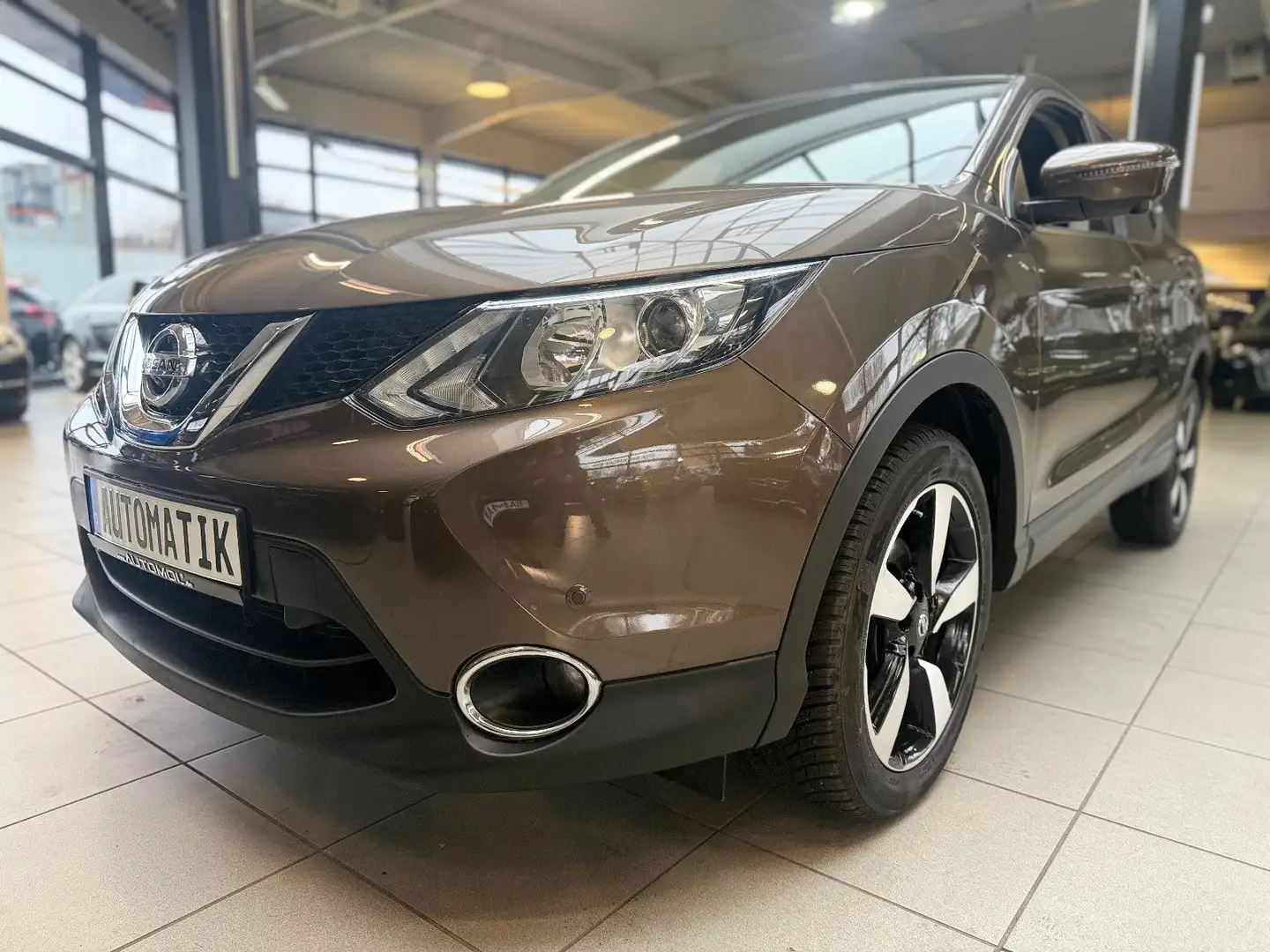 Nissan Qashqai 360° Automatik, Kamera, PDC. STZ. Schwarz - 1