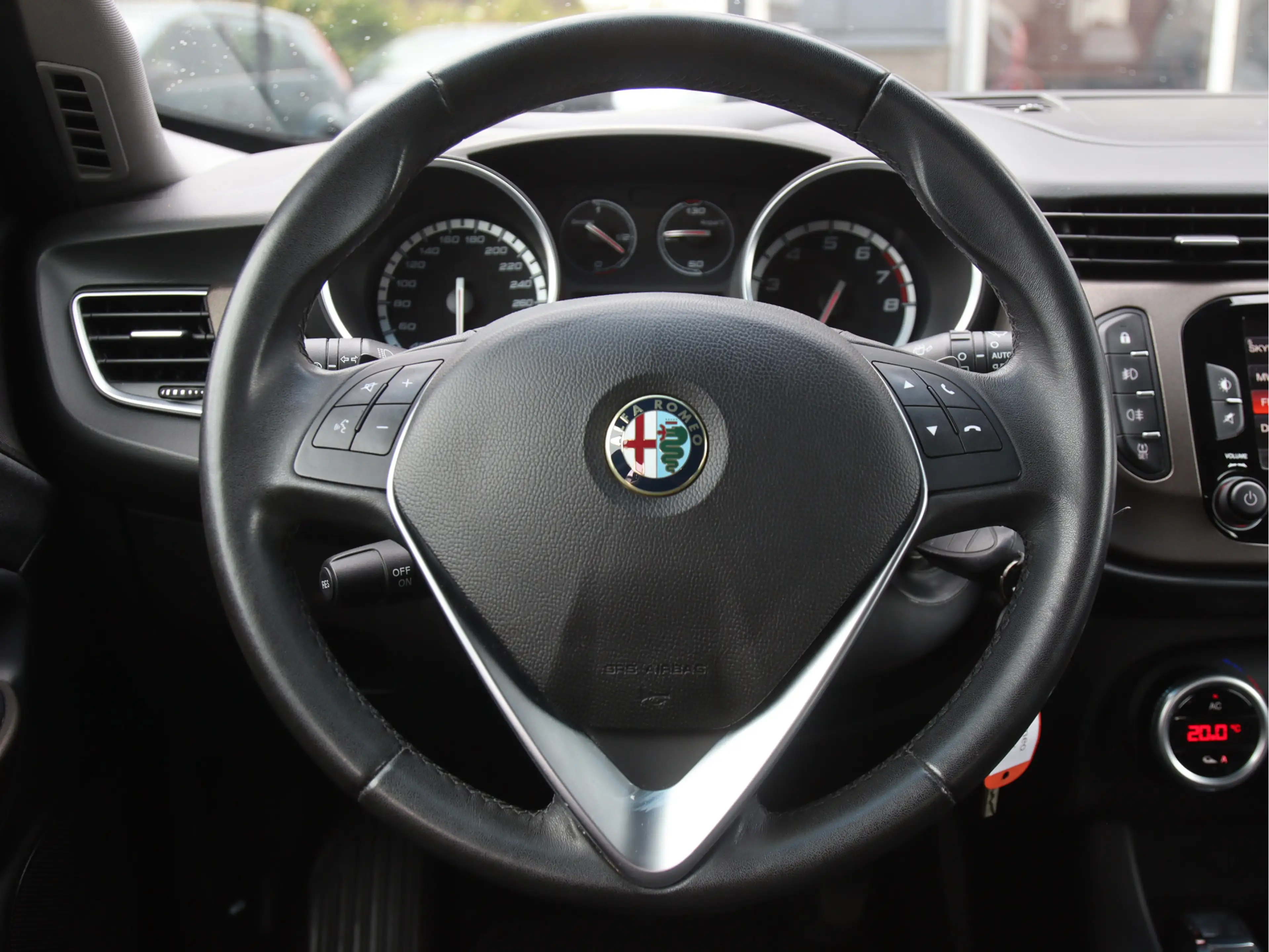 Alfa Romeo Giulietta 1.4 T Distinctive automaat NL auto, Trekhaak, PDC, — photo 14