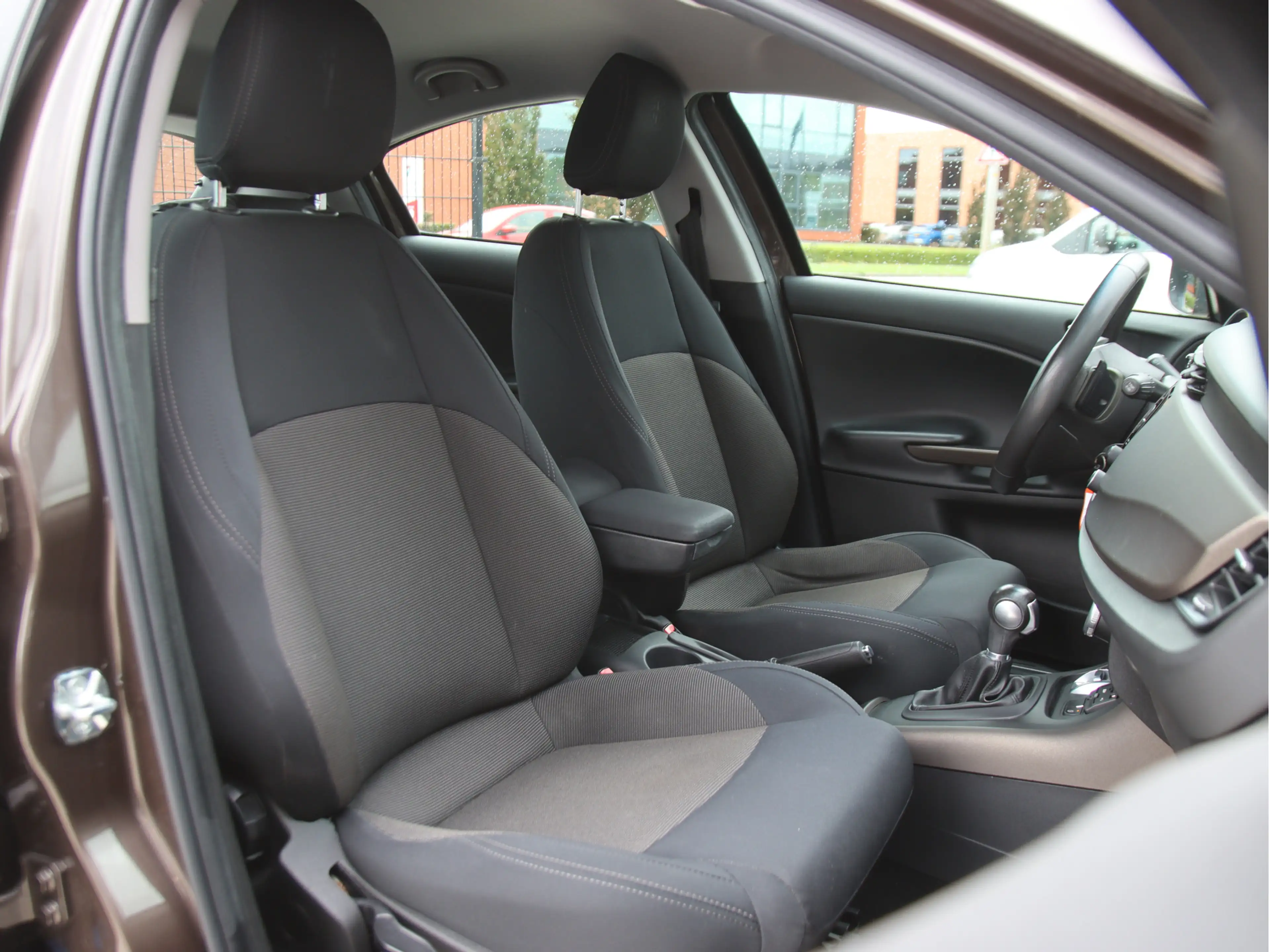 Alfa Romeo Giulietta 1.4 T Distinctive automaat NL auto, Trekhaak, PDC, — photo 8