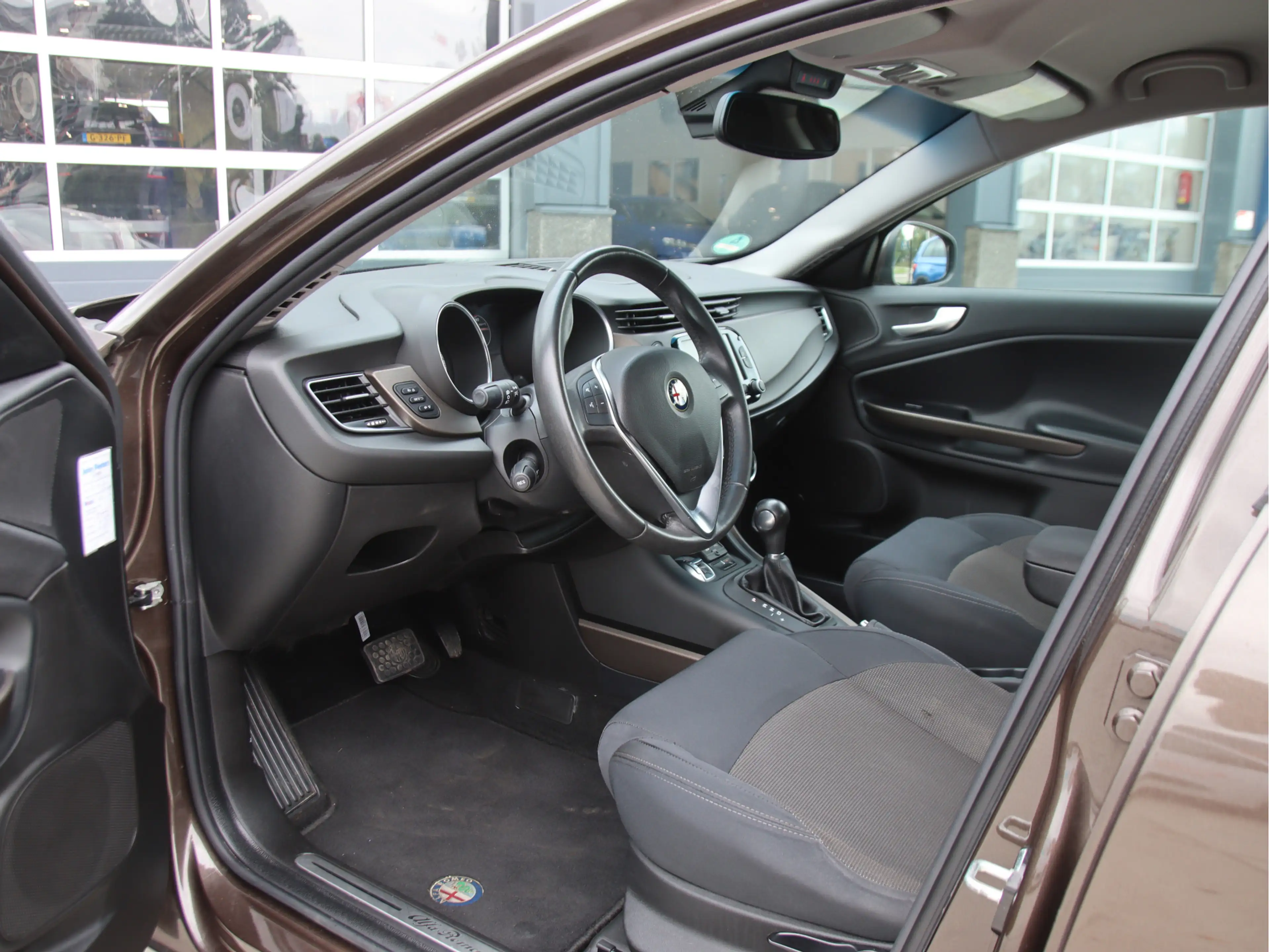 Alfa Romeo Giulietta 1.4 T Distinctive automaat NL auto, Trekhaak, PDC, — photo 15