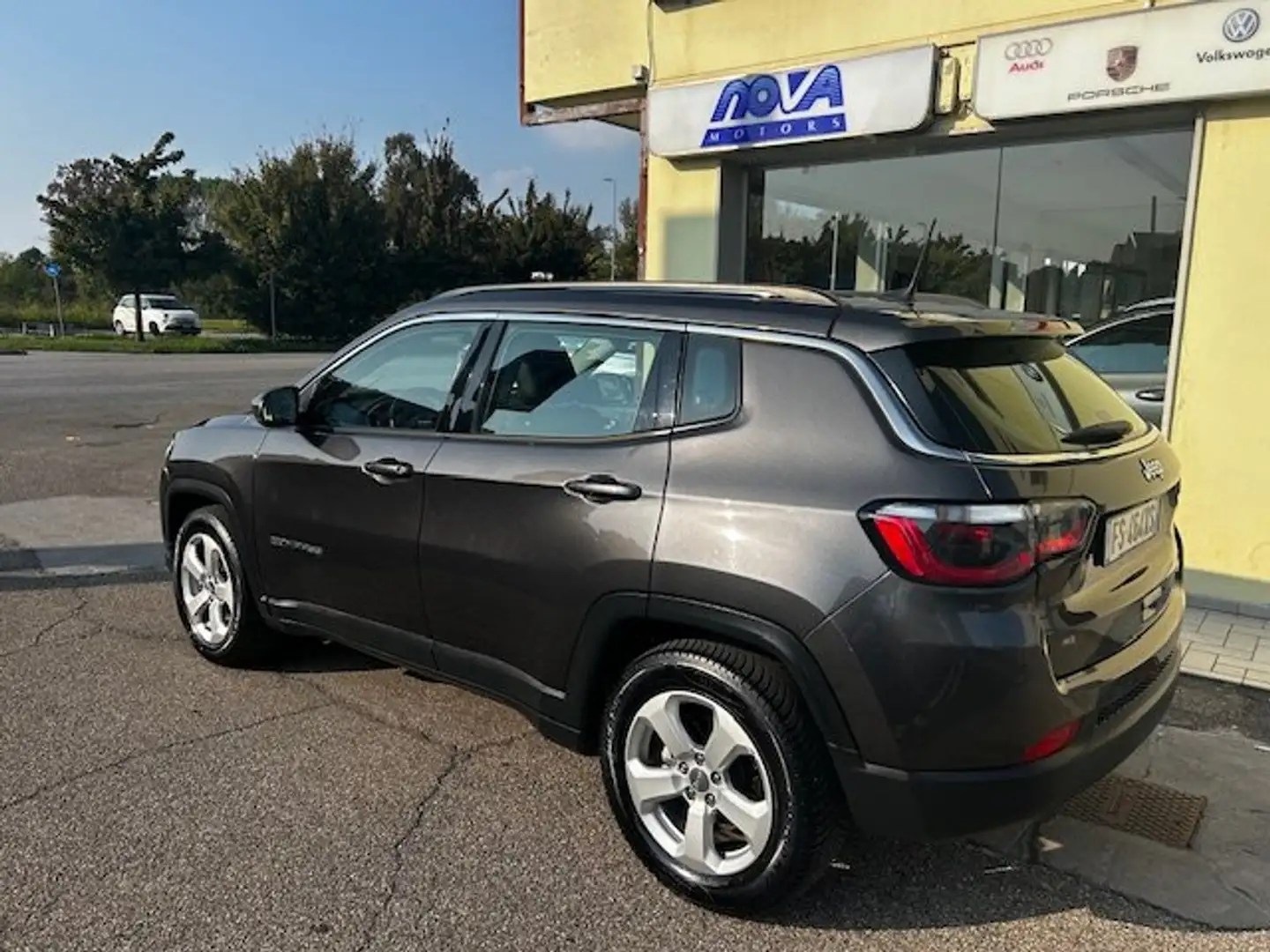 Jeep Compass 1.4 m-air Business 2wd 140cv my19 1 PROPIETARIO Grigio - 2