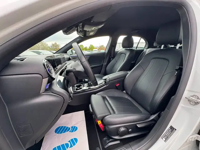 Mercedes-Benz A view 10