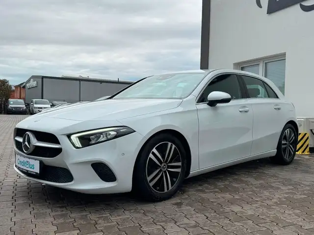 Mercedes-Benz A view 3