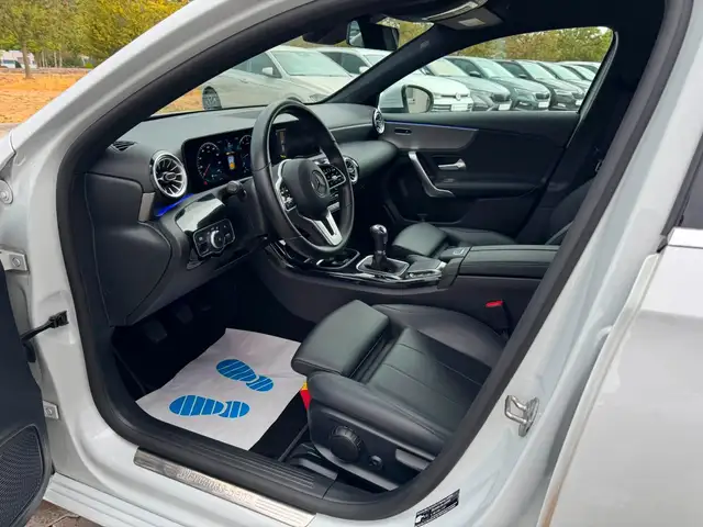 Mercedes-Benz A view 9