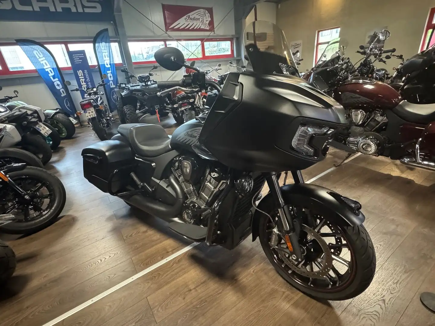 Indian Challenger Dark Horse Zwart - 2