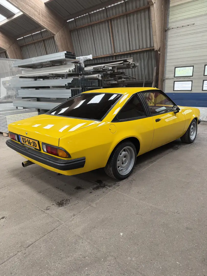Opel Manta 3.0 24v    6 Cilinder. Met Ascona B Front - 2