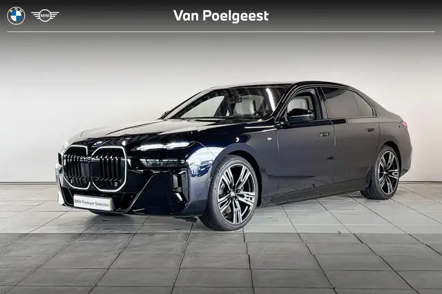 BMW i7