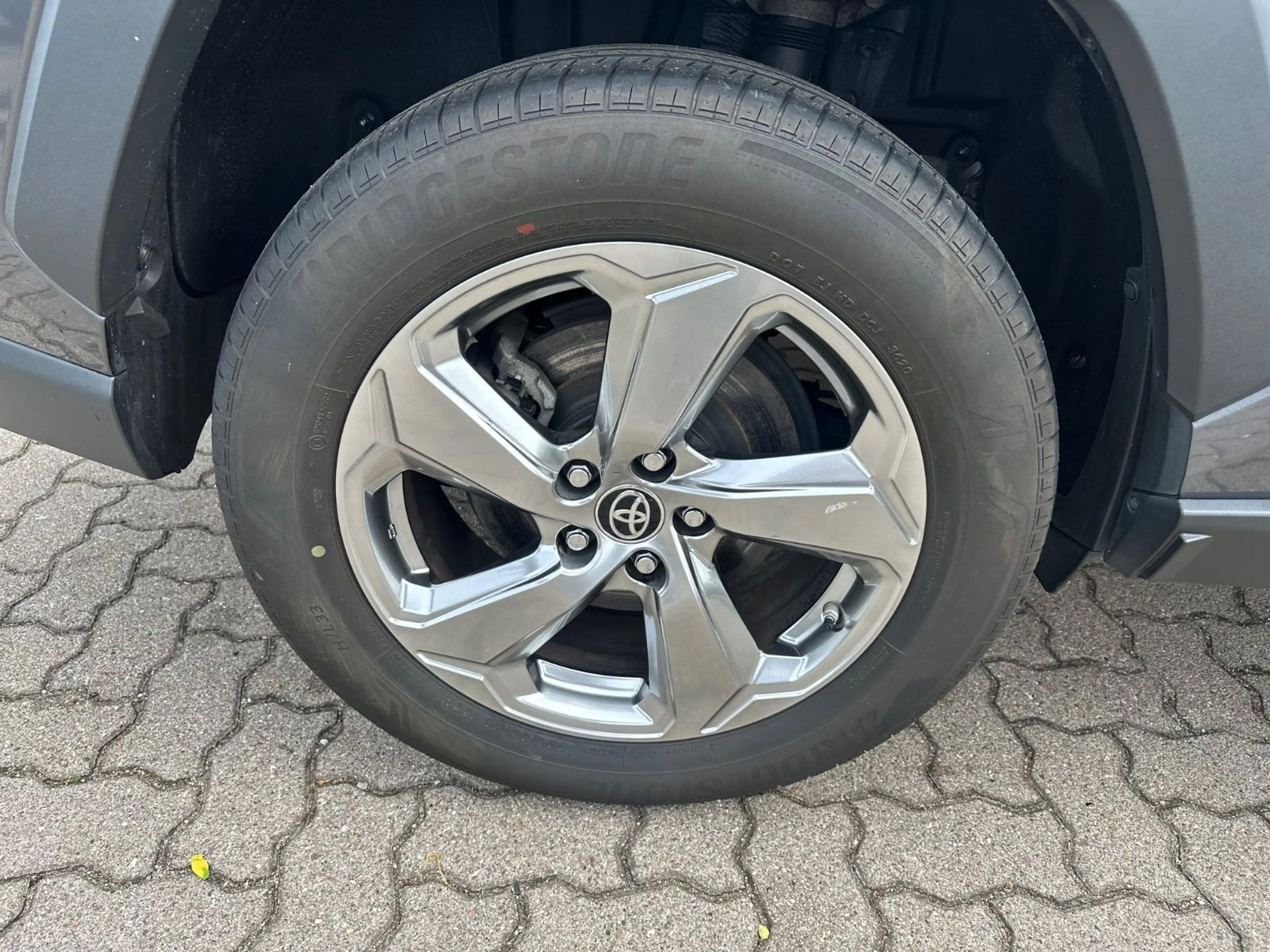 Toyota RAV 4 Hybrid 4x2 Team Deutschland/AHK/NAVI/SHZ — photo 8
