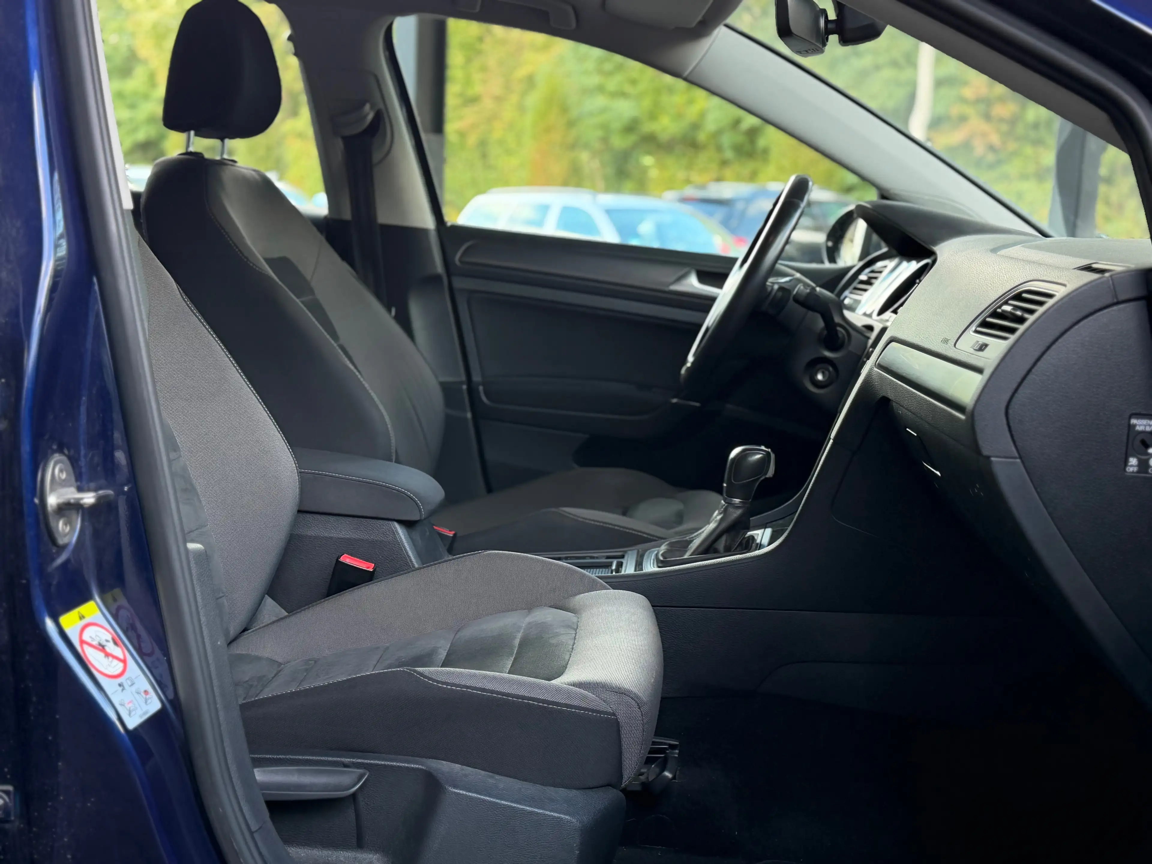 Volkswagen Golf Variant Highline 1.6 TDI Automatik/12 Monate Garantie/Navi/Carplay/LED — photo 13