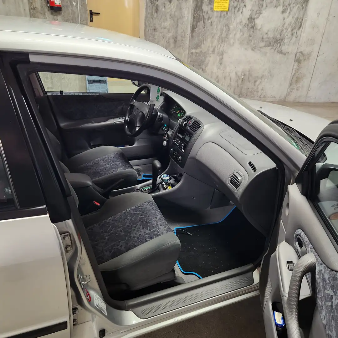 Mazda 323 323 F 1.5 Active Plateado - 1