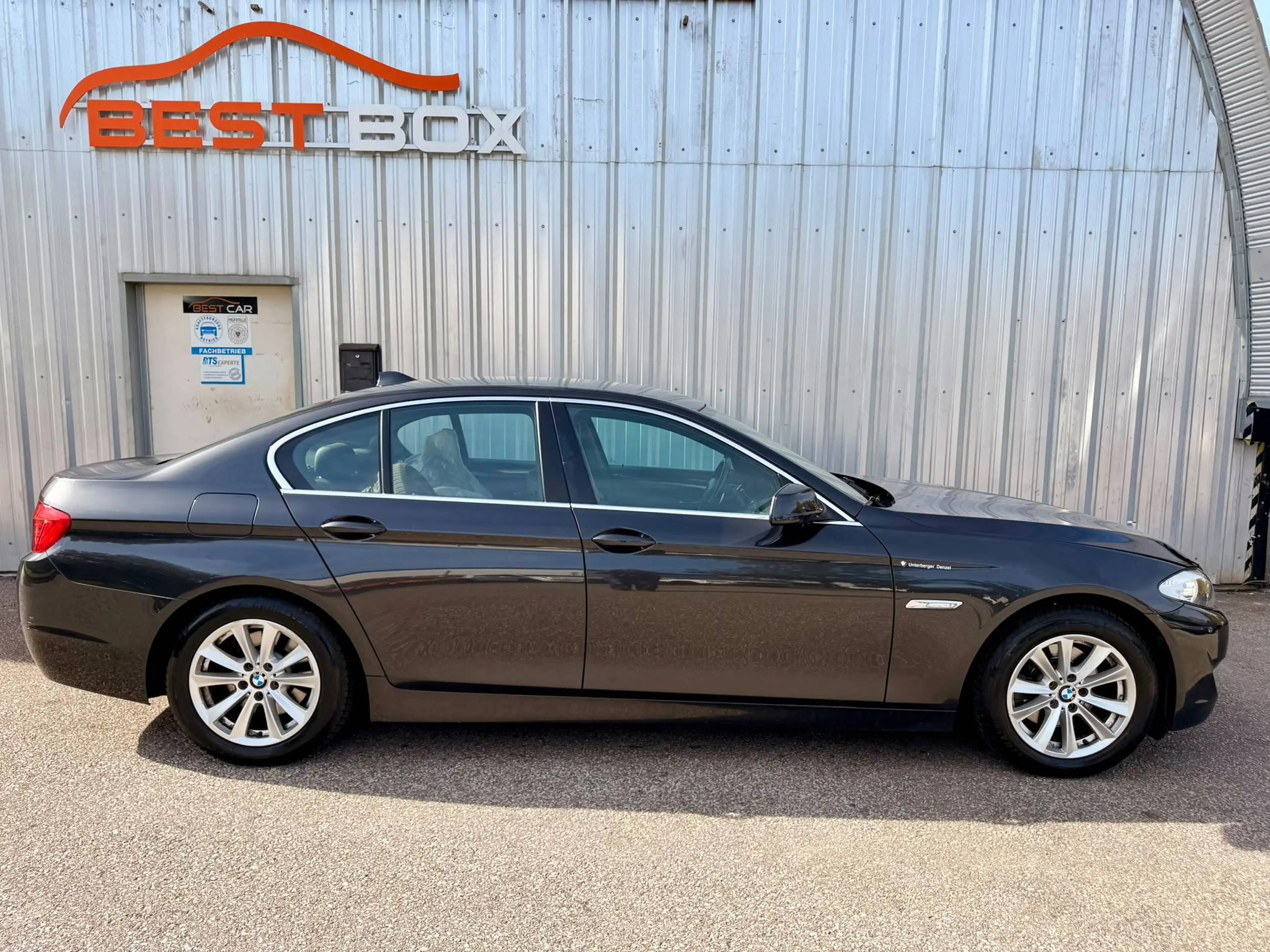 BMW 520 BMW 520d Limousine | Sportautomatik | Navi Professional — photo 9