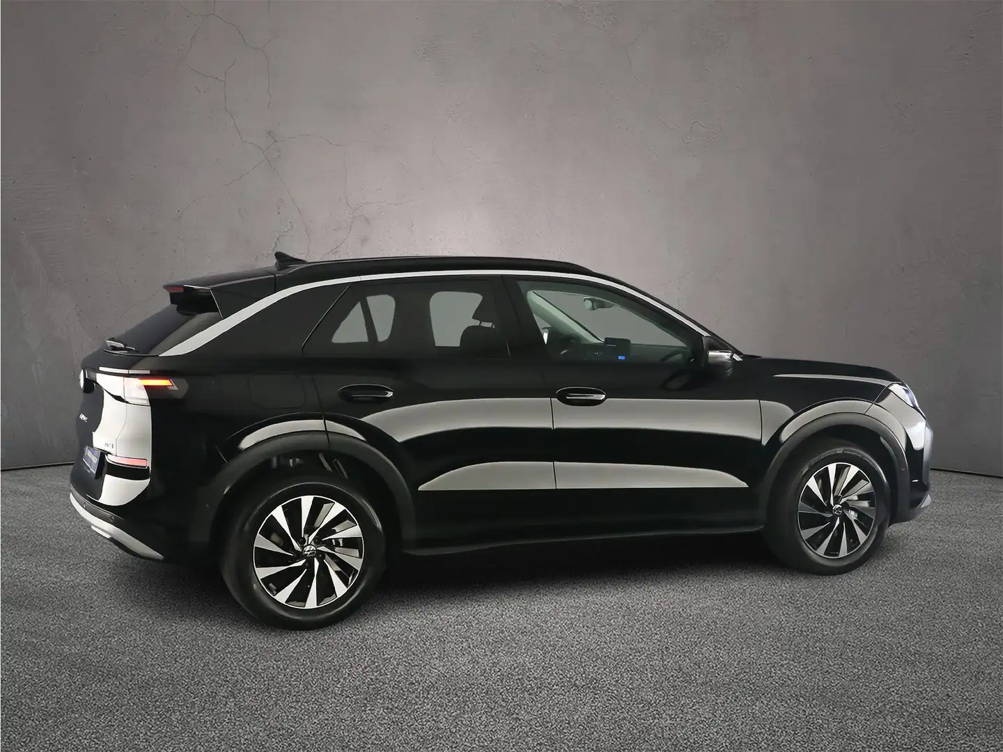 Volkswagen T-Roc EERSTE VAN NL! 1.5 eTSI 116pk Life First Edition Zwart - 2