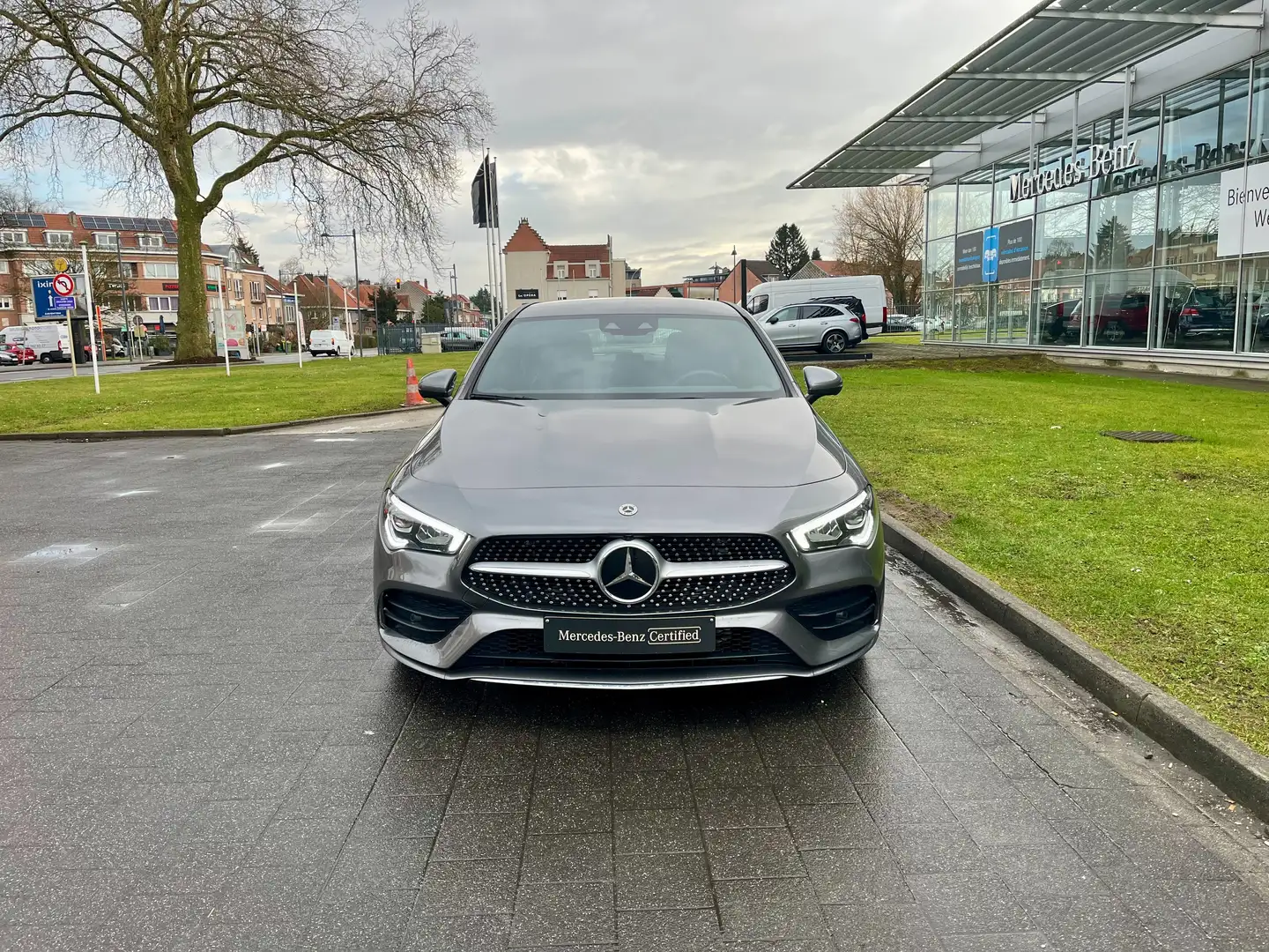 Mercedes-Benz CLA 250 AMG Line Gris - 2