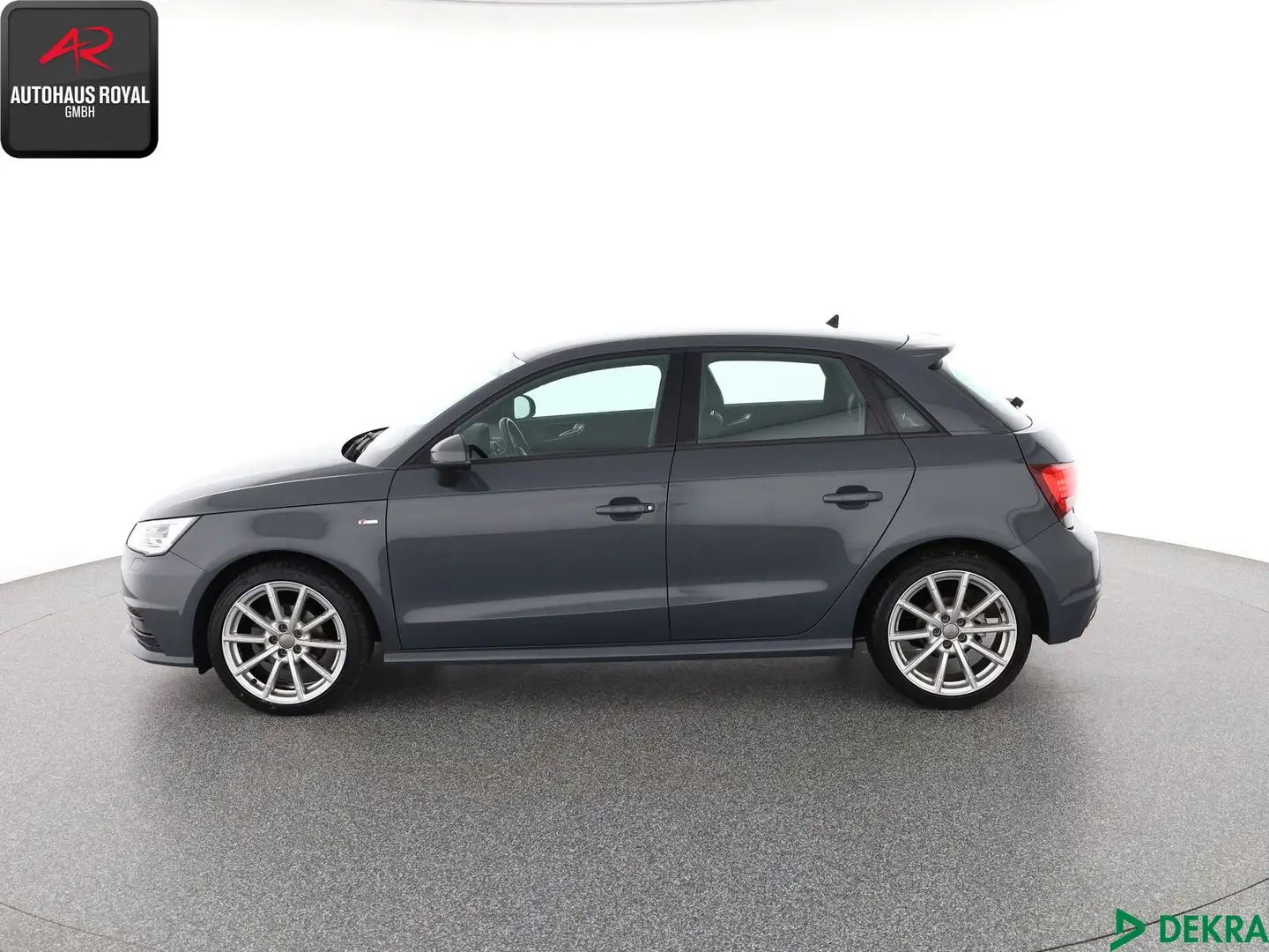 Audi A1 A1 SB 1.0 TFSI 3x S LINE NANOGRAU,NAVIGATION,17Z Gris - 2