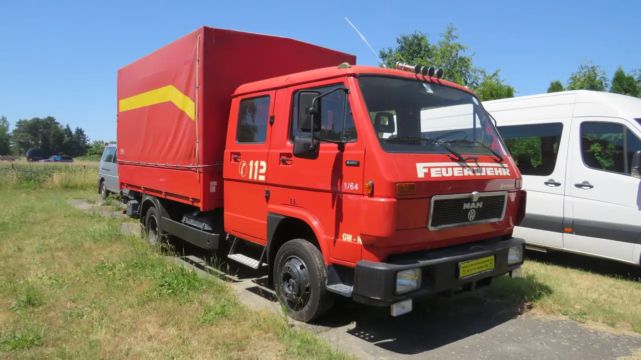 MAN Feuerwehr mit Ladebordwand, foto 1