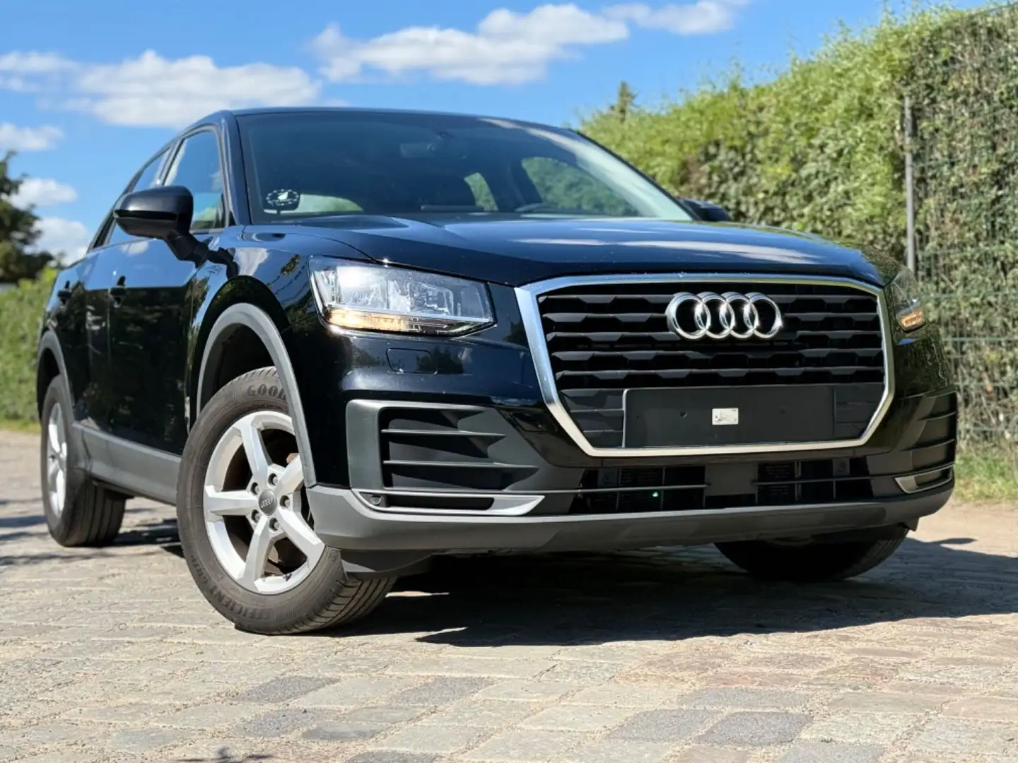 Audi Q2 30 TDI basis*1ER&NAVI& Schwarz - 1