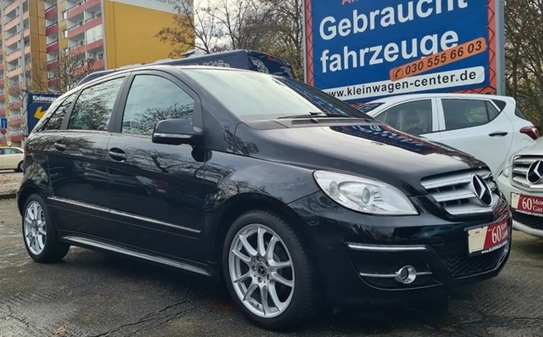 Mercedes-Benz B 180 S-Tourer Autom/Klima/Temp/SH/PDC/ Schwarz - 2