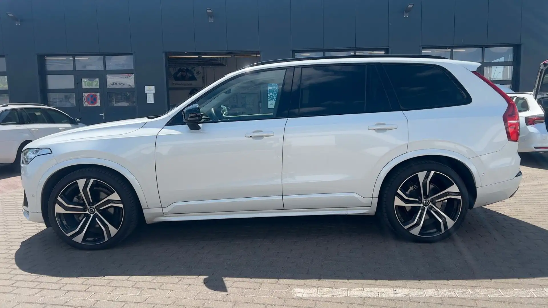 Volvo XC90 B5 D AWD Ultimate Dark*B&W*HUD*LUFT*AHK*ACC Weiß - 2