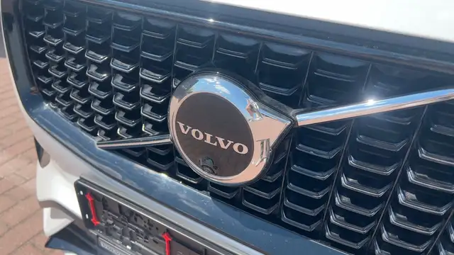 Volvo XC90 view 10