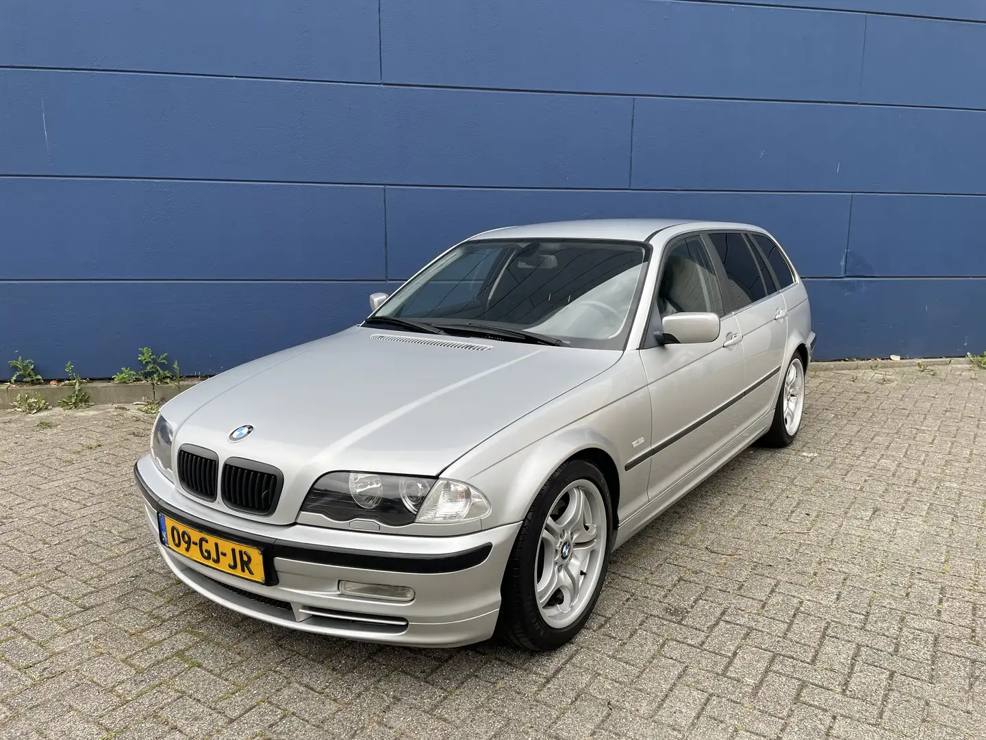 BMW 330 Touring • Automaat • Airco • NAP • 231PK Gris - 1