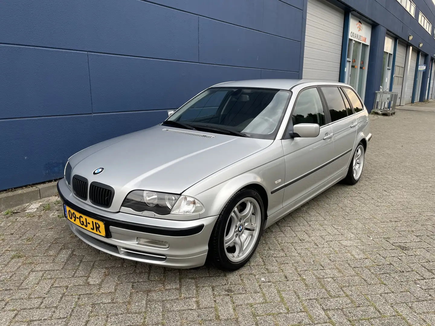 BMW 330 Touring • Automaat • Airco • NAP • 231PK Gris - 2