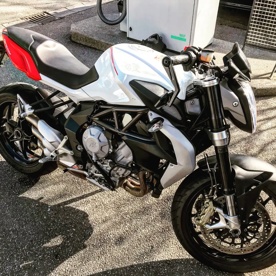 MV Agusta Brutale 800 - 1
