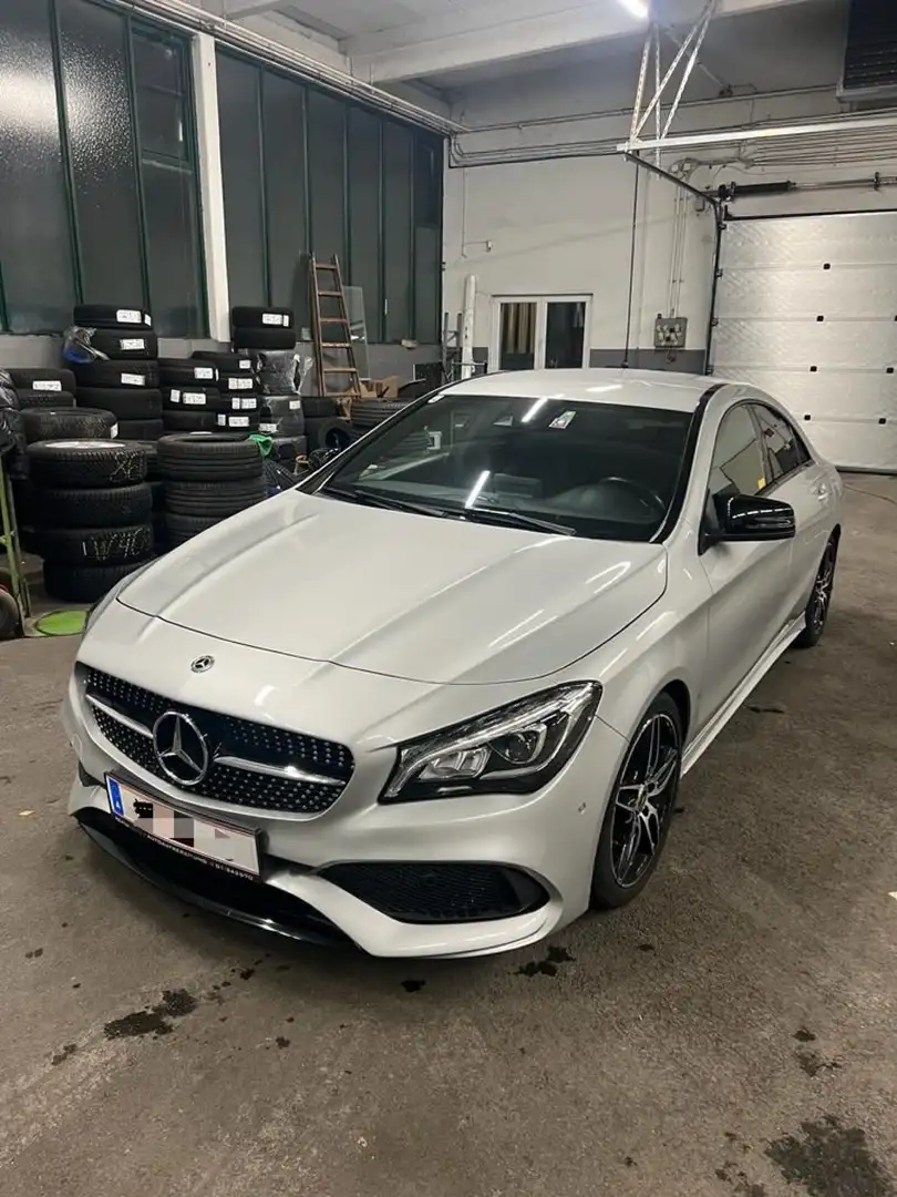 Mercedes-Benz CLA 200 d Coupe AMG- Line/ Night Paket/ Ambiente/ Keyless Silber - 1
