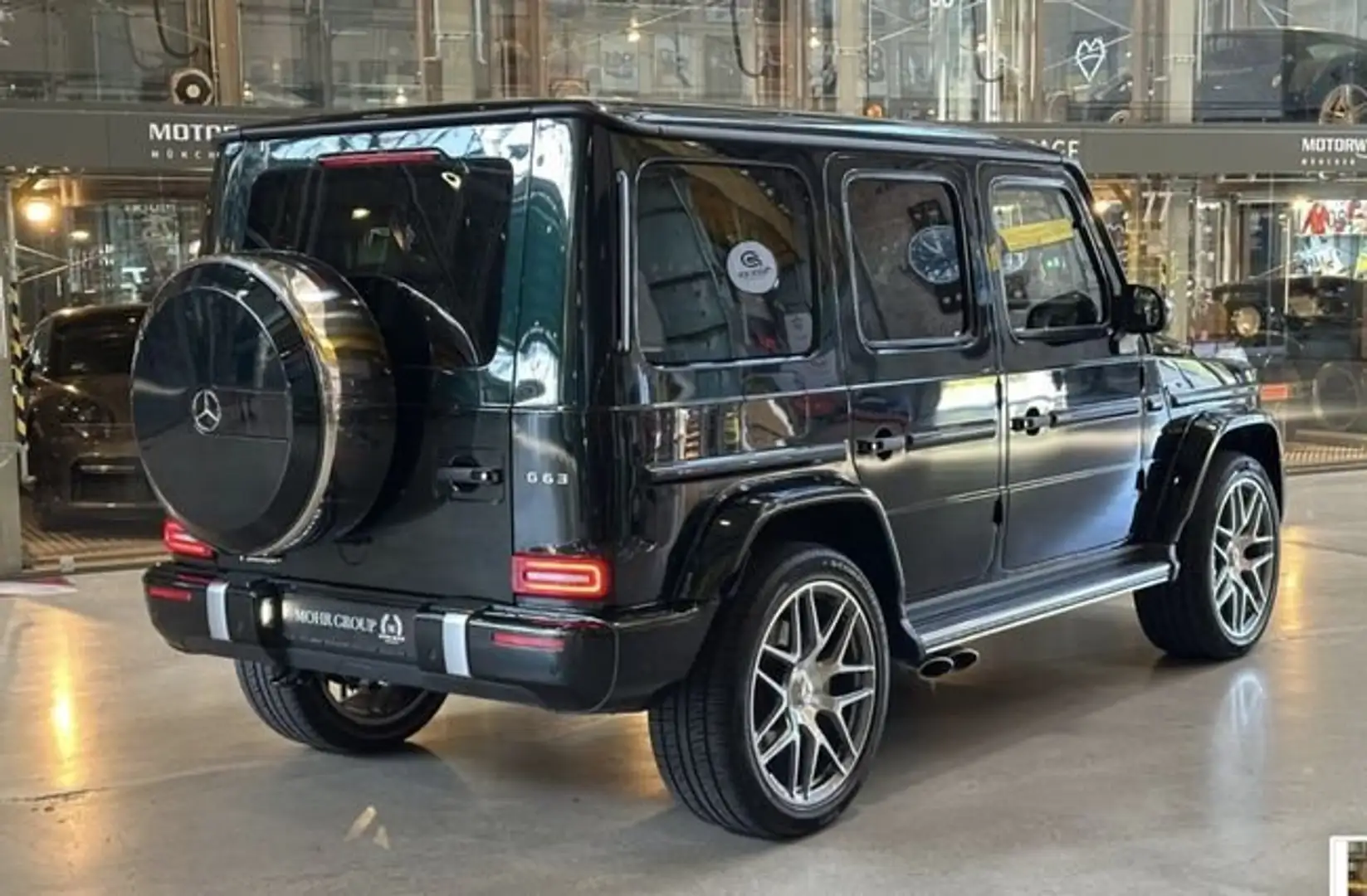 Mercedes-Benz G 63 AMG 4Matic 9G-Tronic Verde - 2