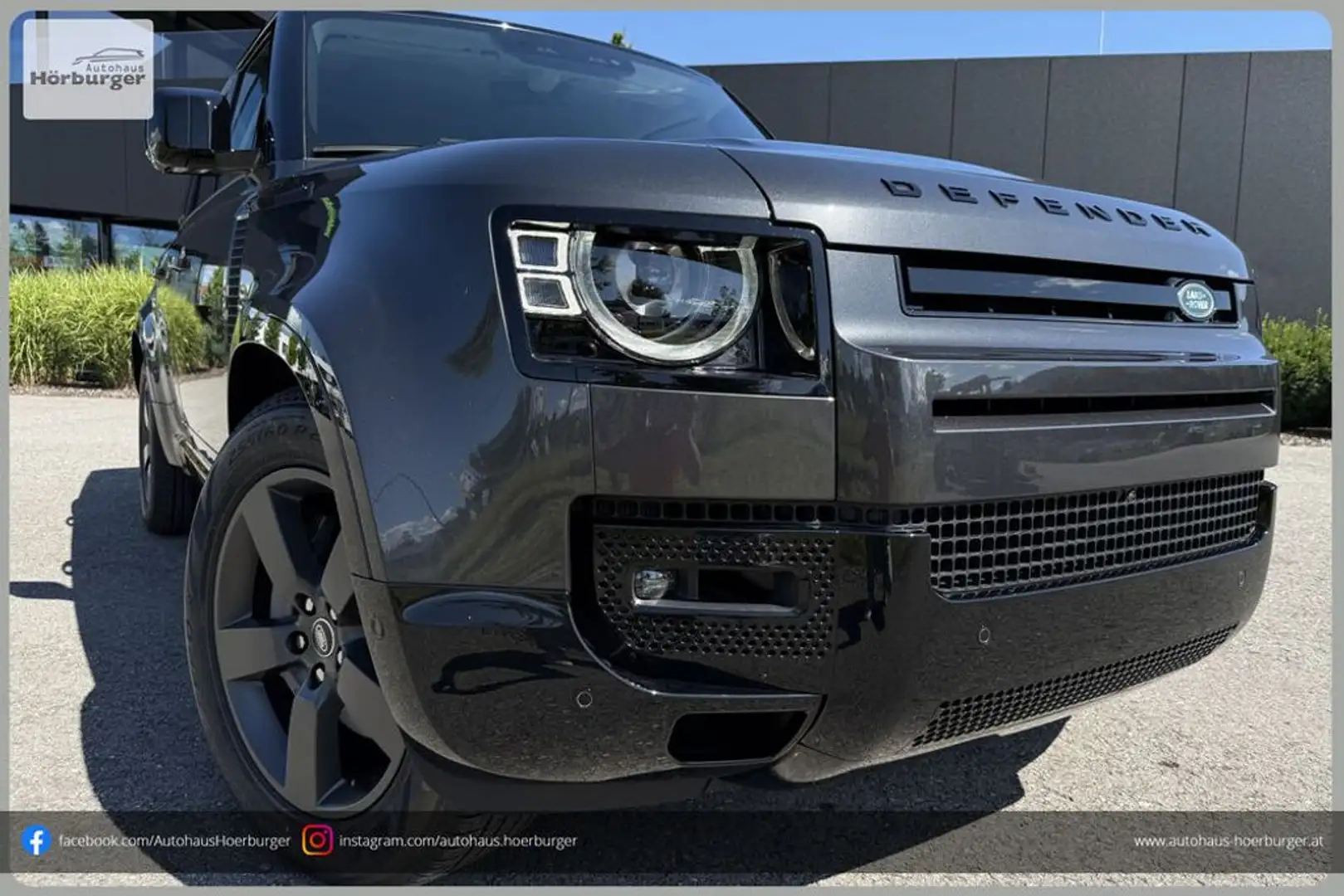 Land Rover Defender 110 P300e PHEV AWD X-Dynamic HSE Aut. Grijs - 1