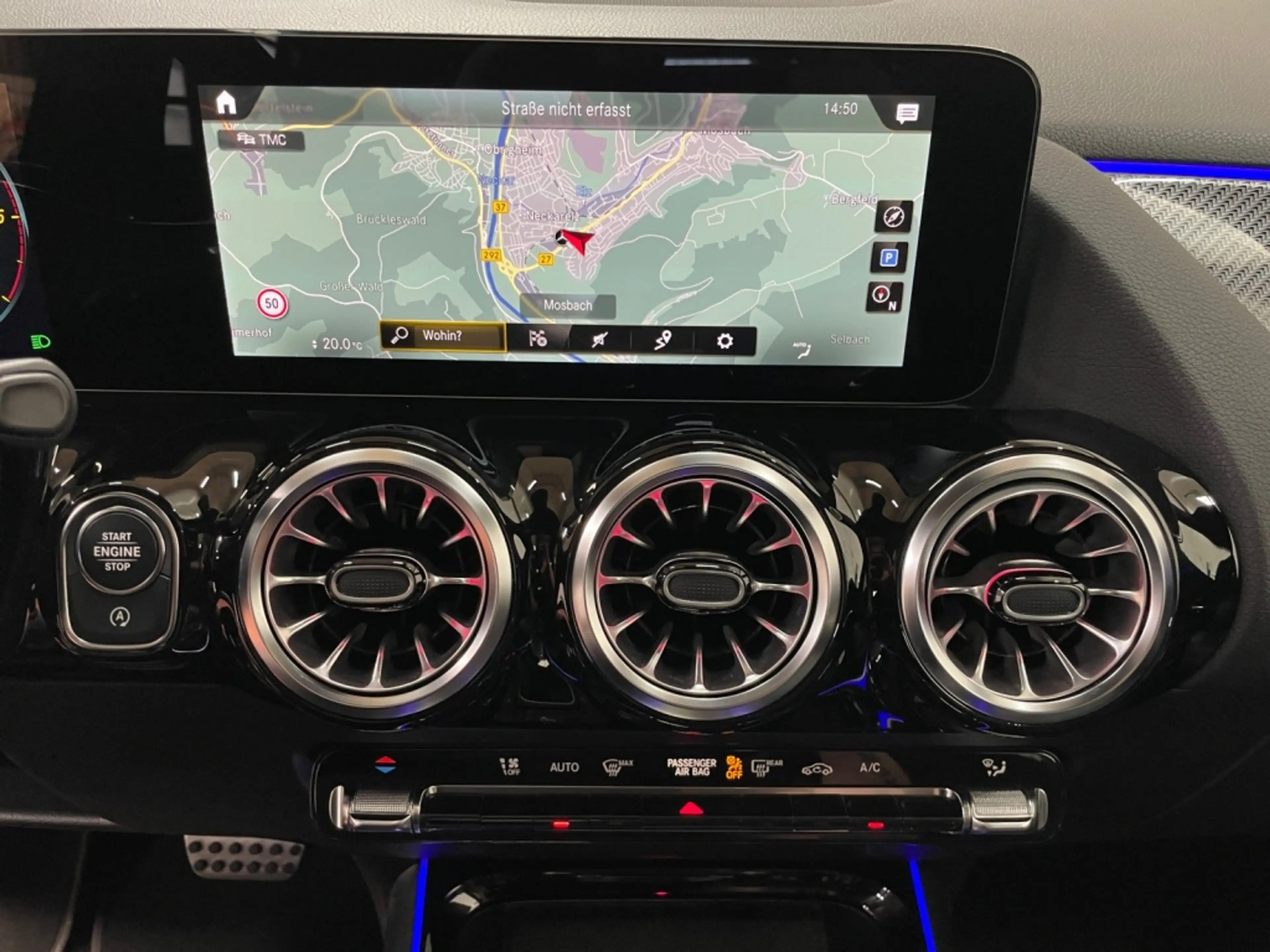 Mercedes-Benz GLA 220 d 4matic AMG AMG+MBUX+AHK+Pano+SHD+Wide — photo 15