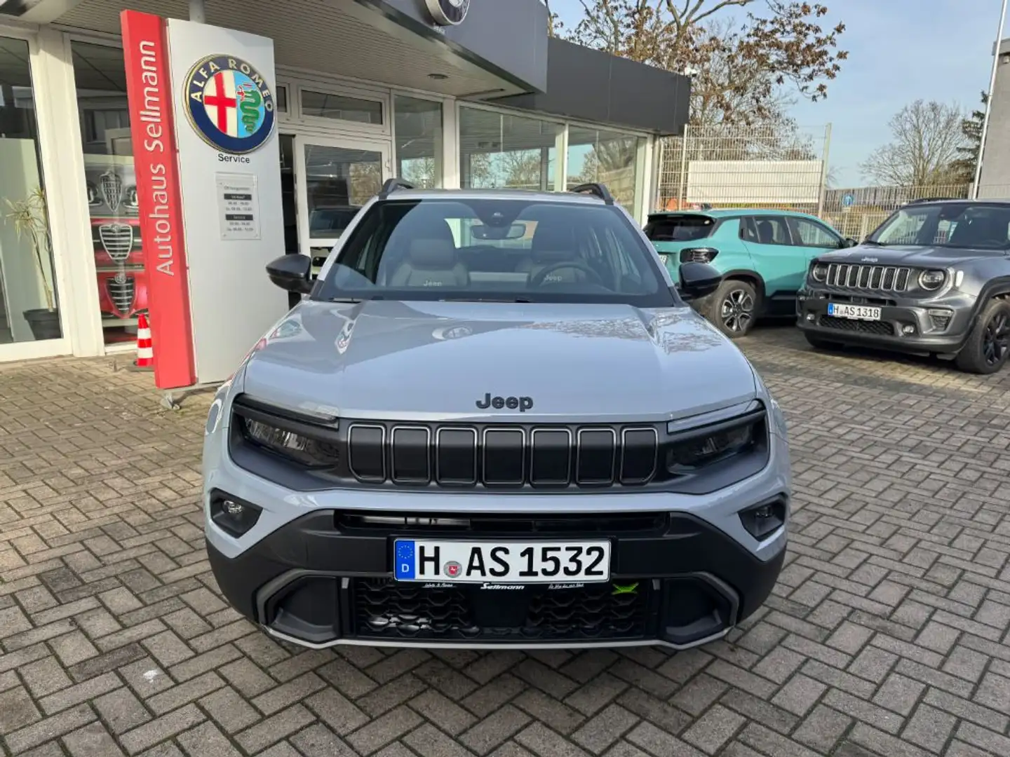 Jeep Avenger 1.2 T3 48V 4xe Hybrid eAWD Automatik Upland Grau - 2