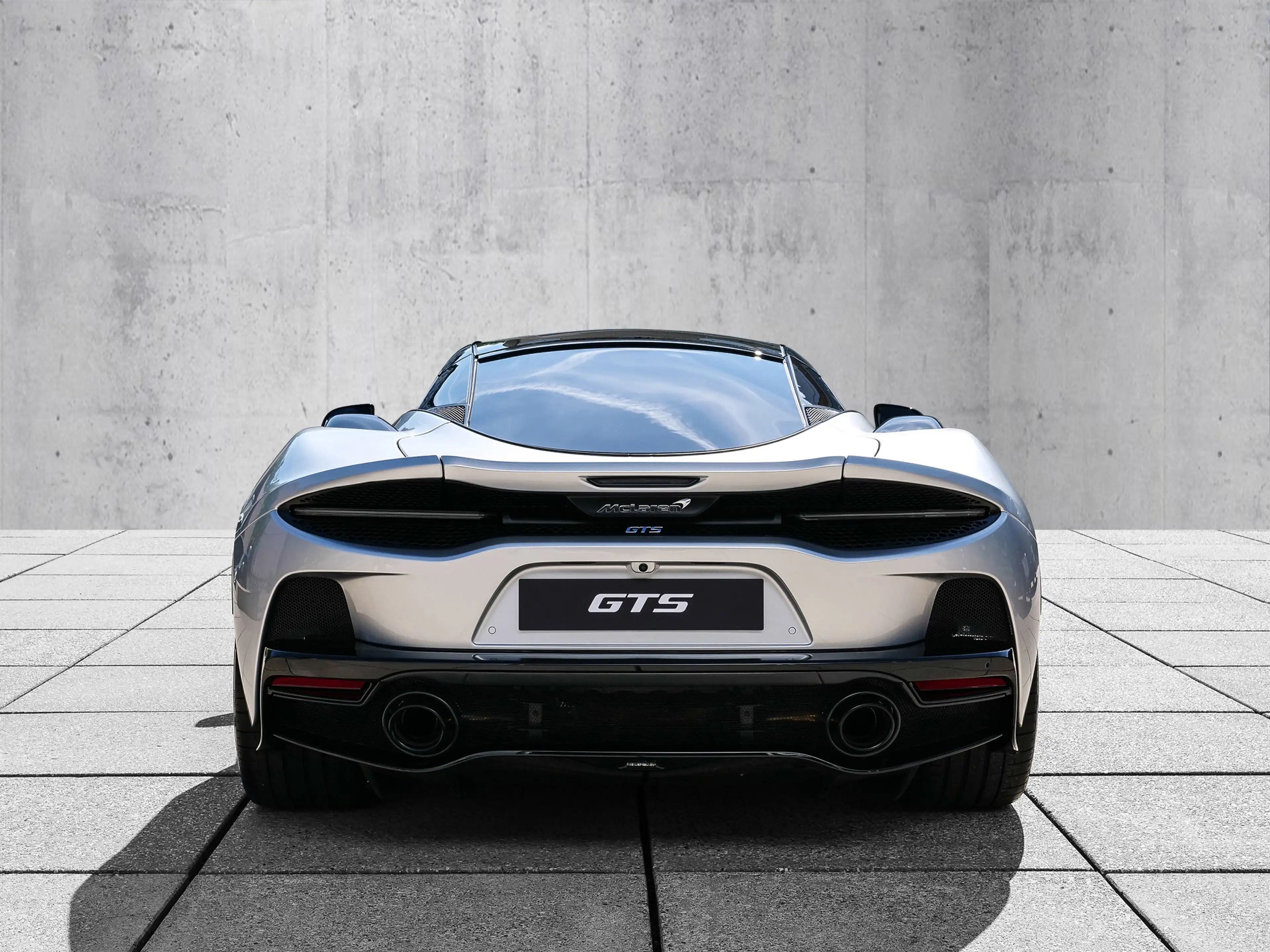 McLaren GTS Luxe, MSO Black Pack, Sports Exhaust — photo 4
