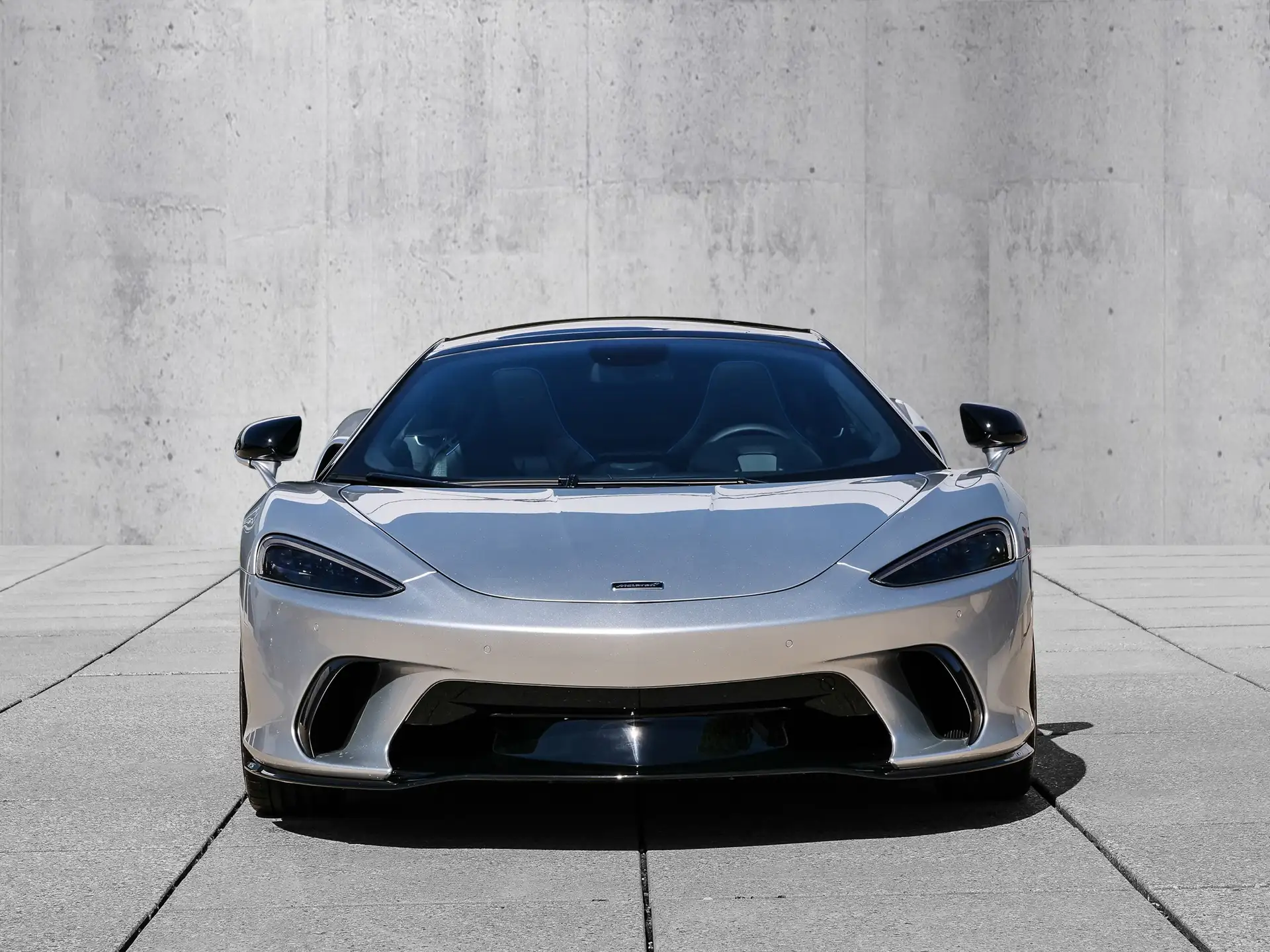 맥라렌 GTS 2026 은색 사진 5