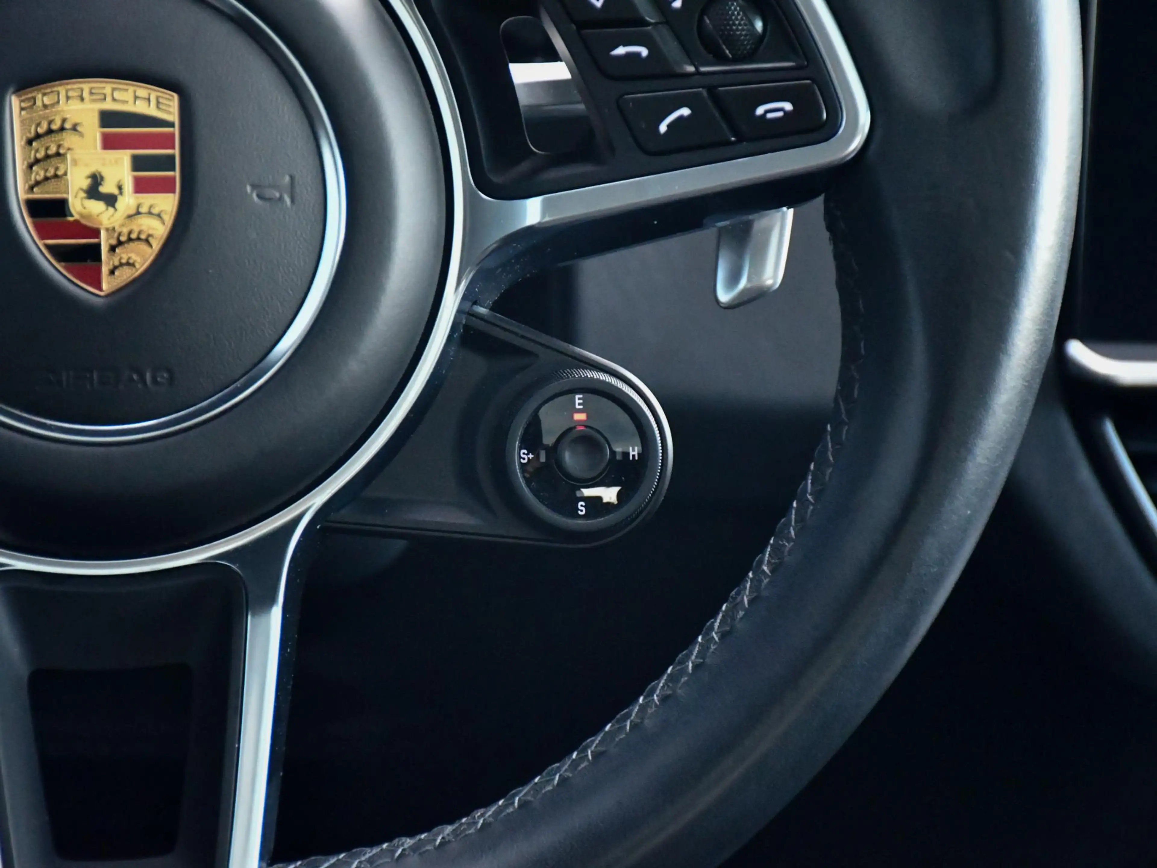 Porsche Cayenne Coupé 3.0 E-Hybrid l Softclose l Sport Chrono l St — photo 30