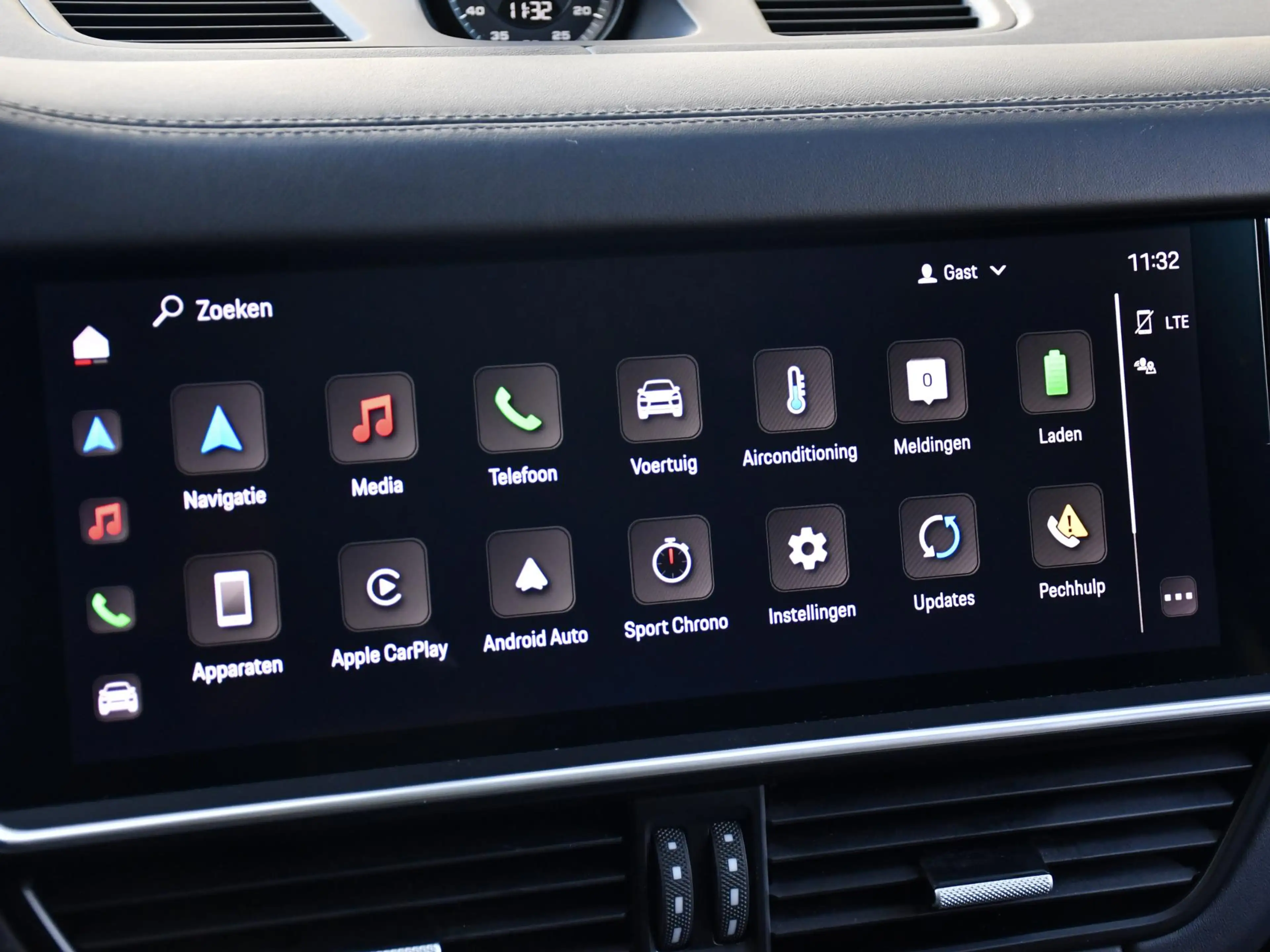 Porsche Cayenne Coupé 3.0 E-Hybrid l Softclose l Sport Chrono l St — photo 33