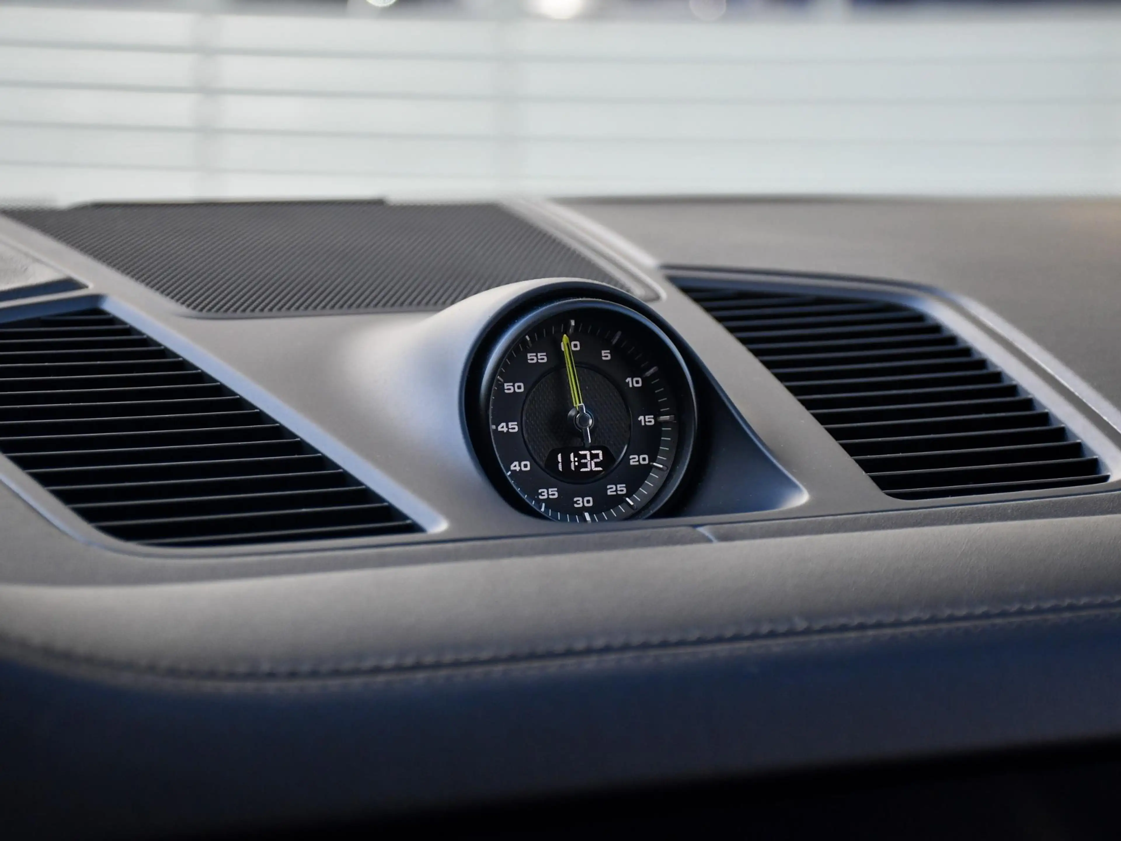 Porsche Cayenne Coupé 3.0 E-Hybrid l Softclose l Sport Chrono l St — photo 16