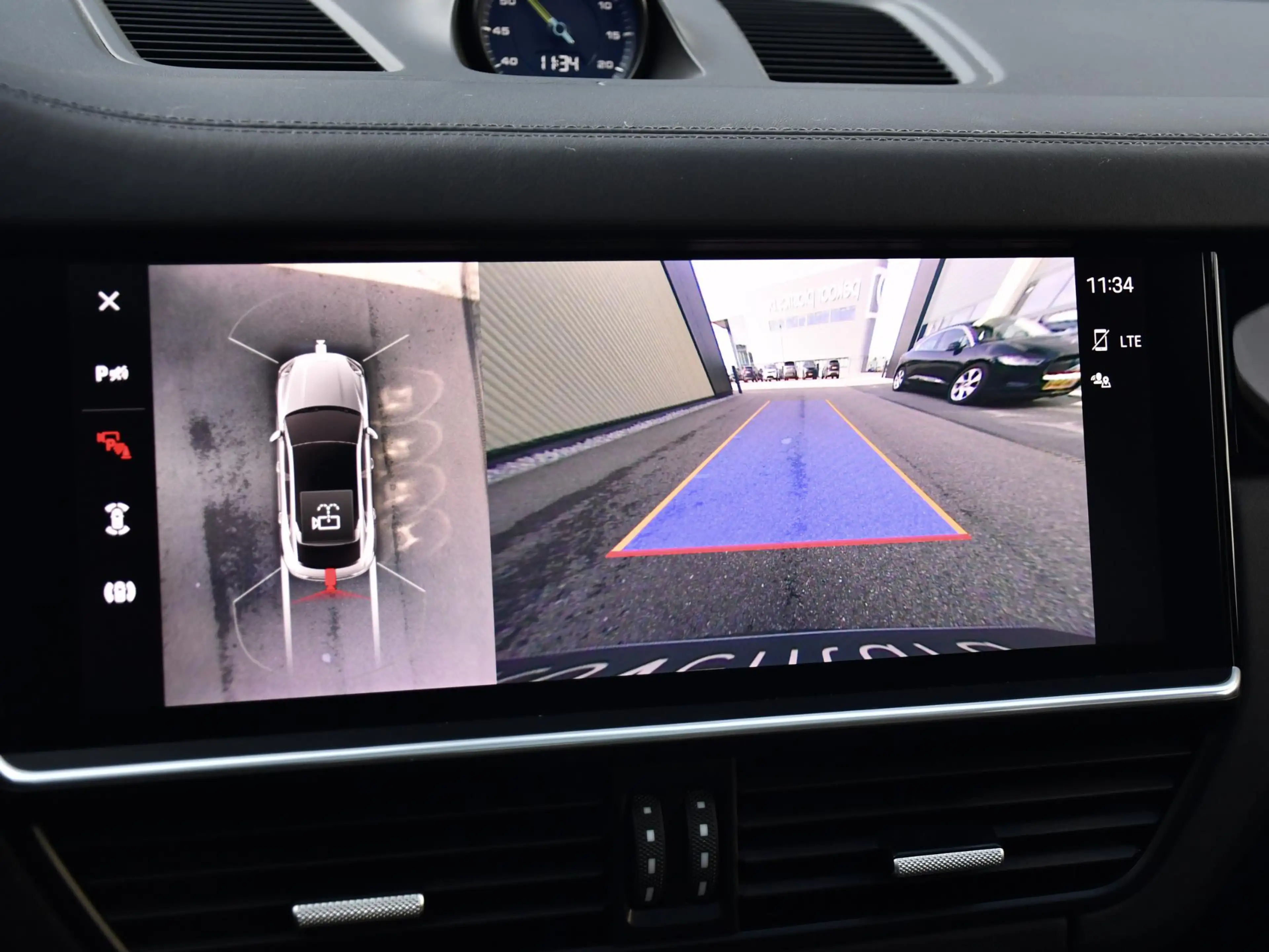 Porsche Cayenne Coupé 3.0 E-Hybrid l Softclose l Sport Chrono l St — photo 34