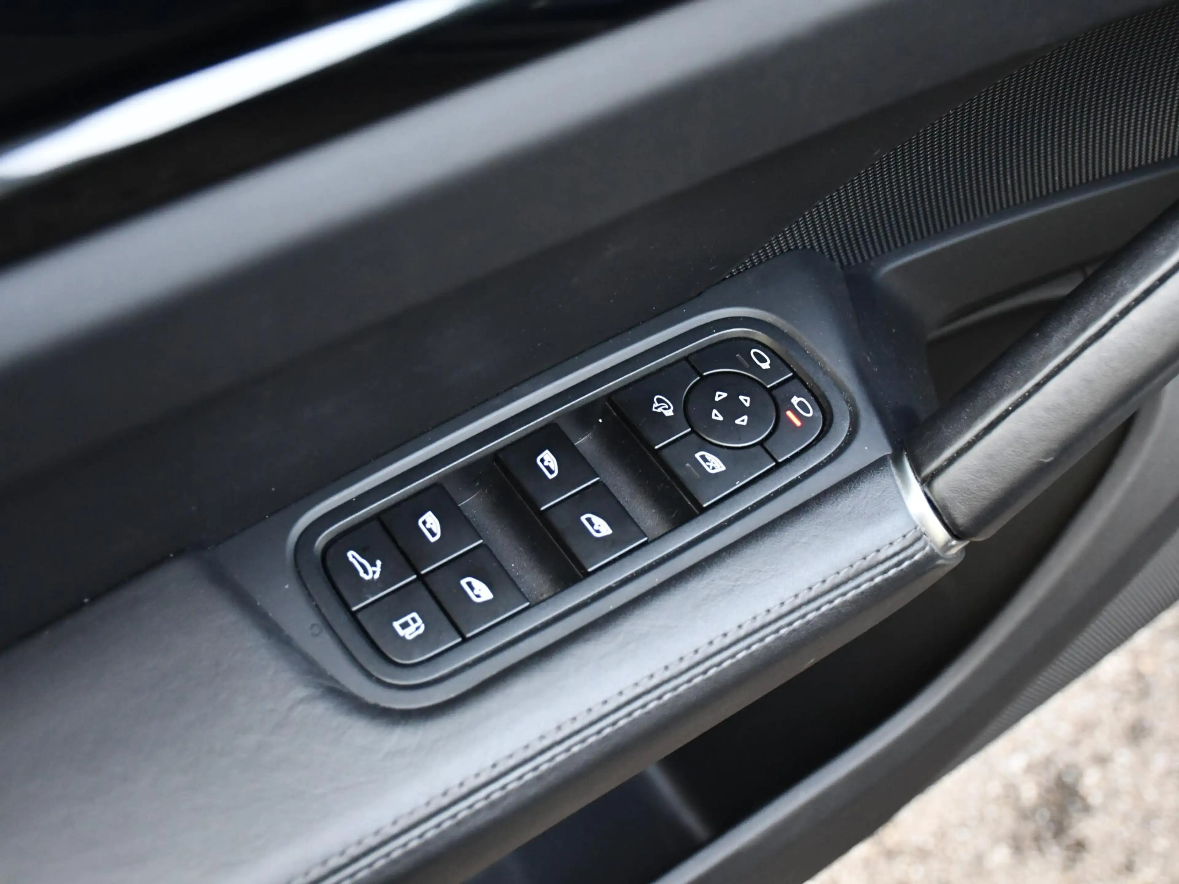 Porsche Cayenne Coupé 3.0 E-Hybrid l Softclose l Sport Chrono l St — photo 31