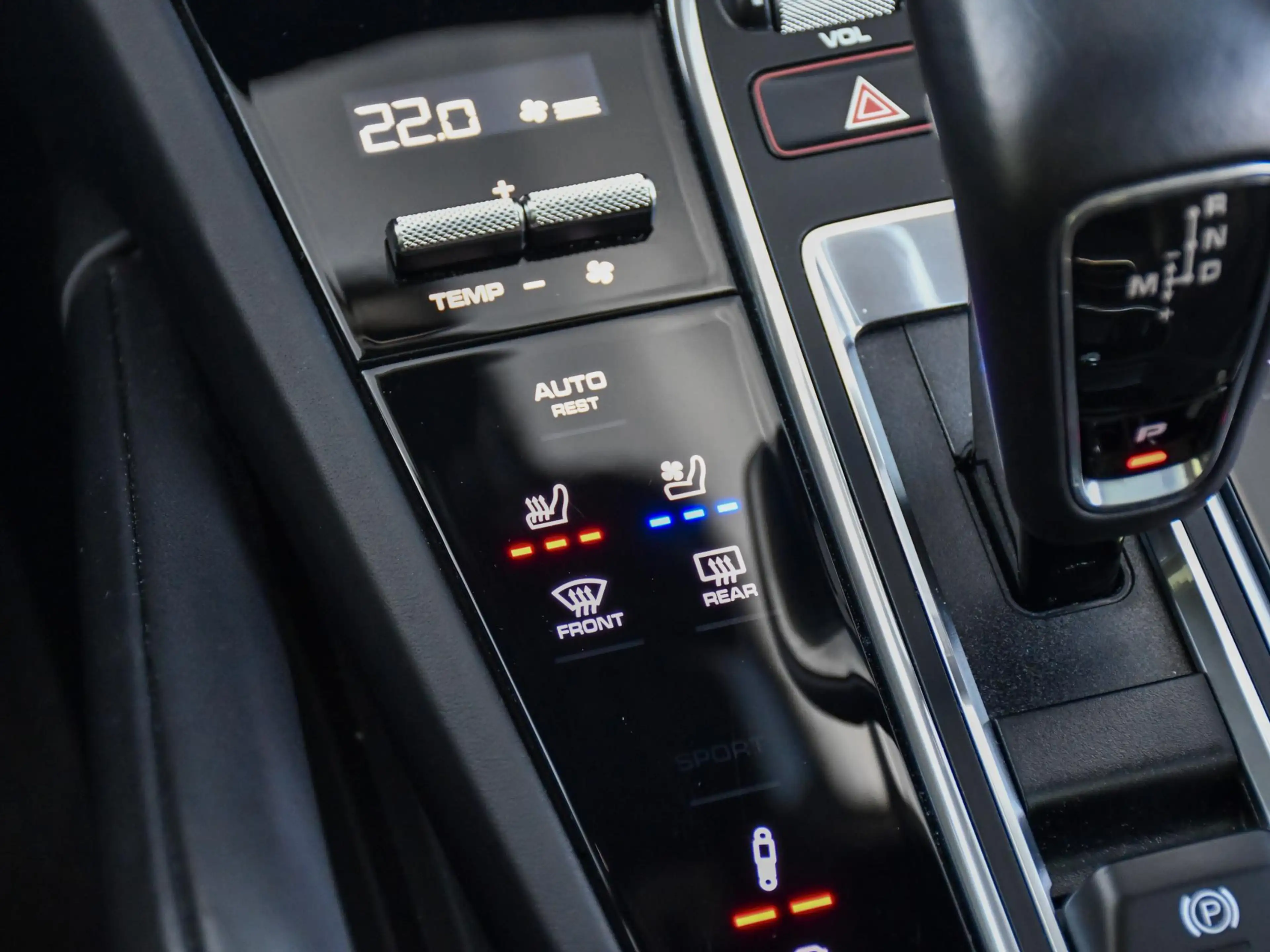 Porsche Cayenne Coupé 3.0 E-Hybrid l Softclose l Sport Chrono l St — photo 19