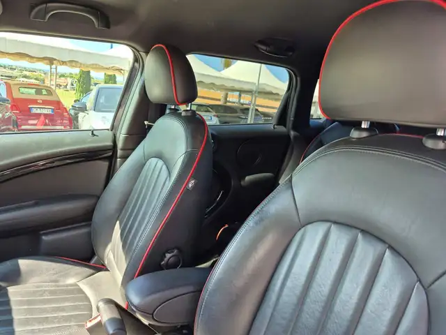 Mini Countryman view 9