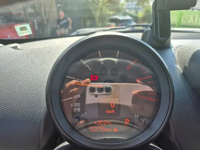 Mini Countryman view 19