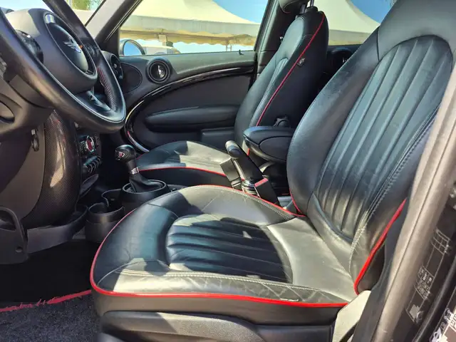Mini Countryman view 8