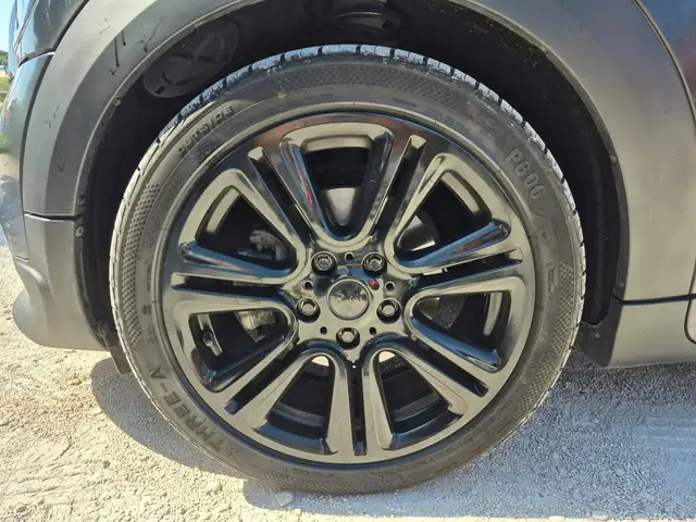 Mini Countryman view 23