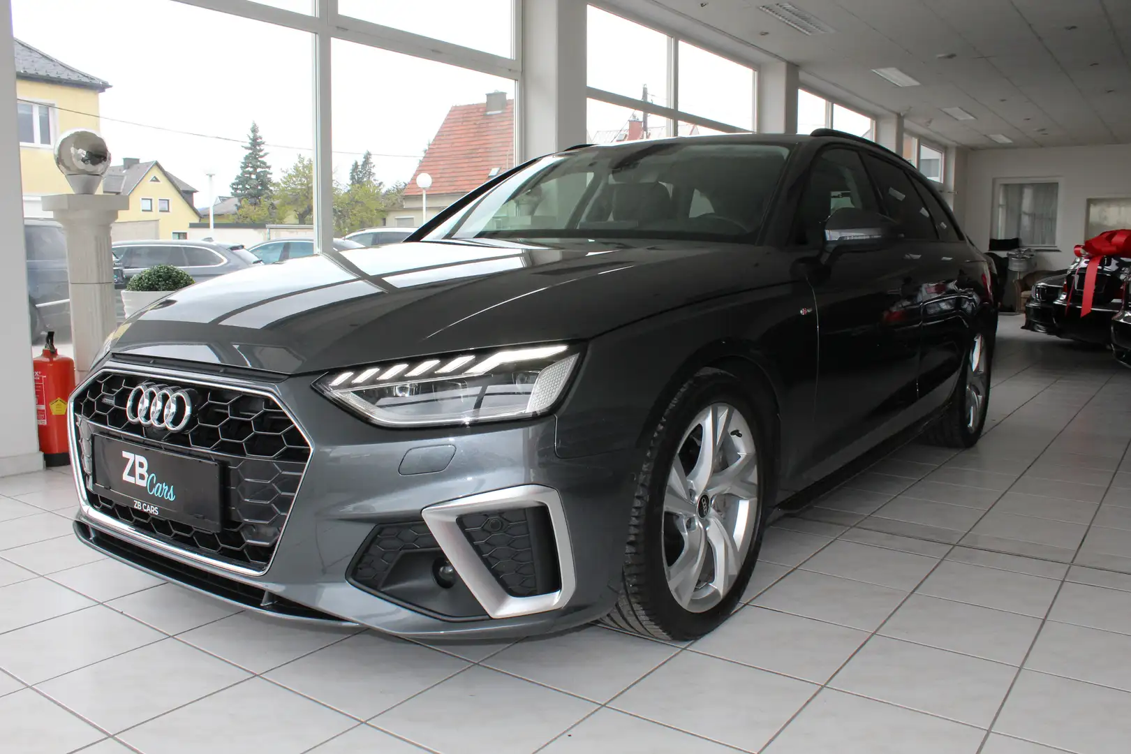 Audi A4 40 TDI Quattro S line // 360° Kamera // Virtual Grau - 2