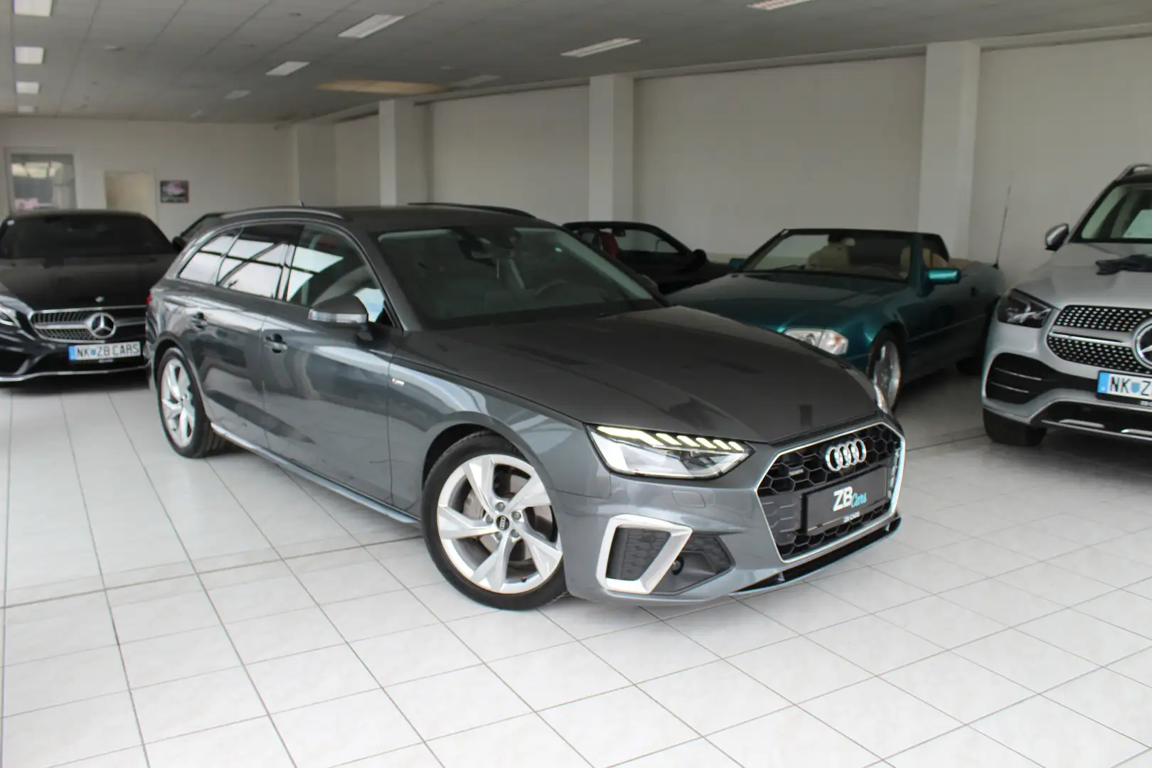 Audi A4 40 TDI Quattro S line // 360° Kamera // Virtual Grau - 1