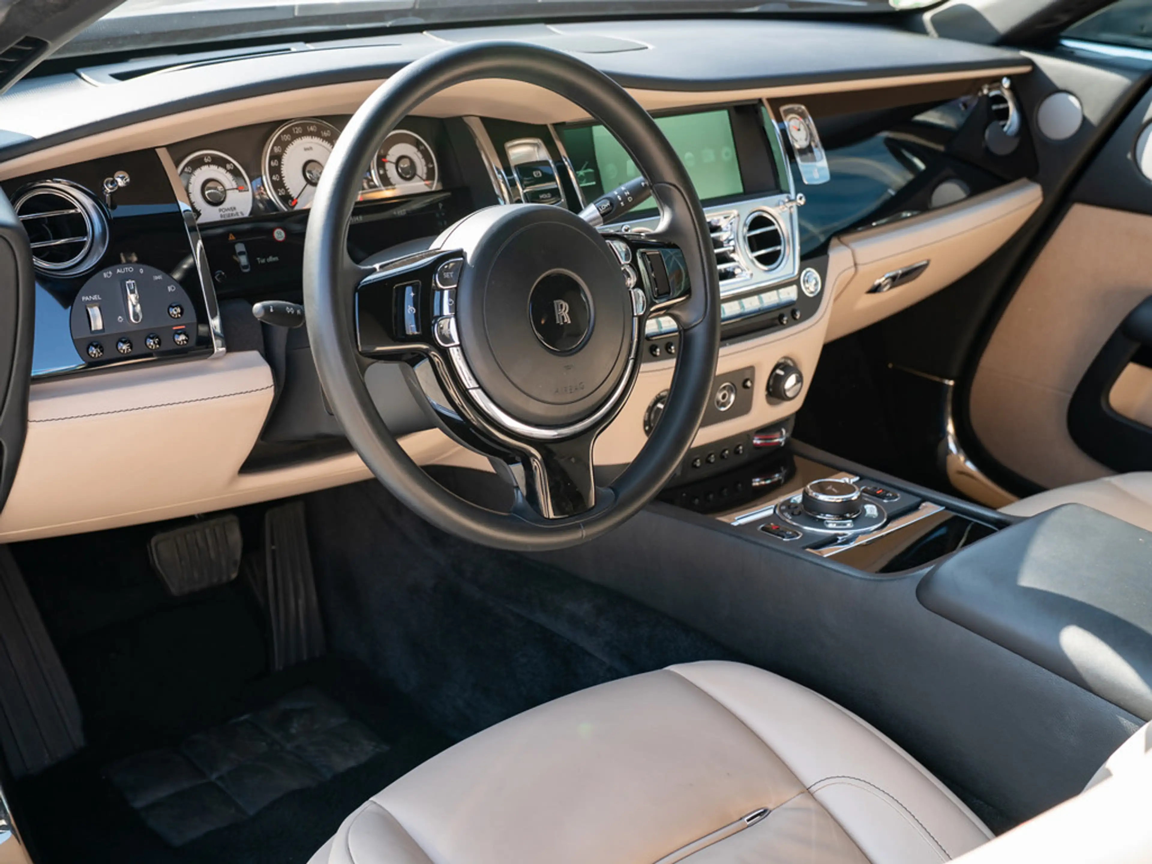 Rolls-Royce Wraith — photo 14