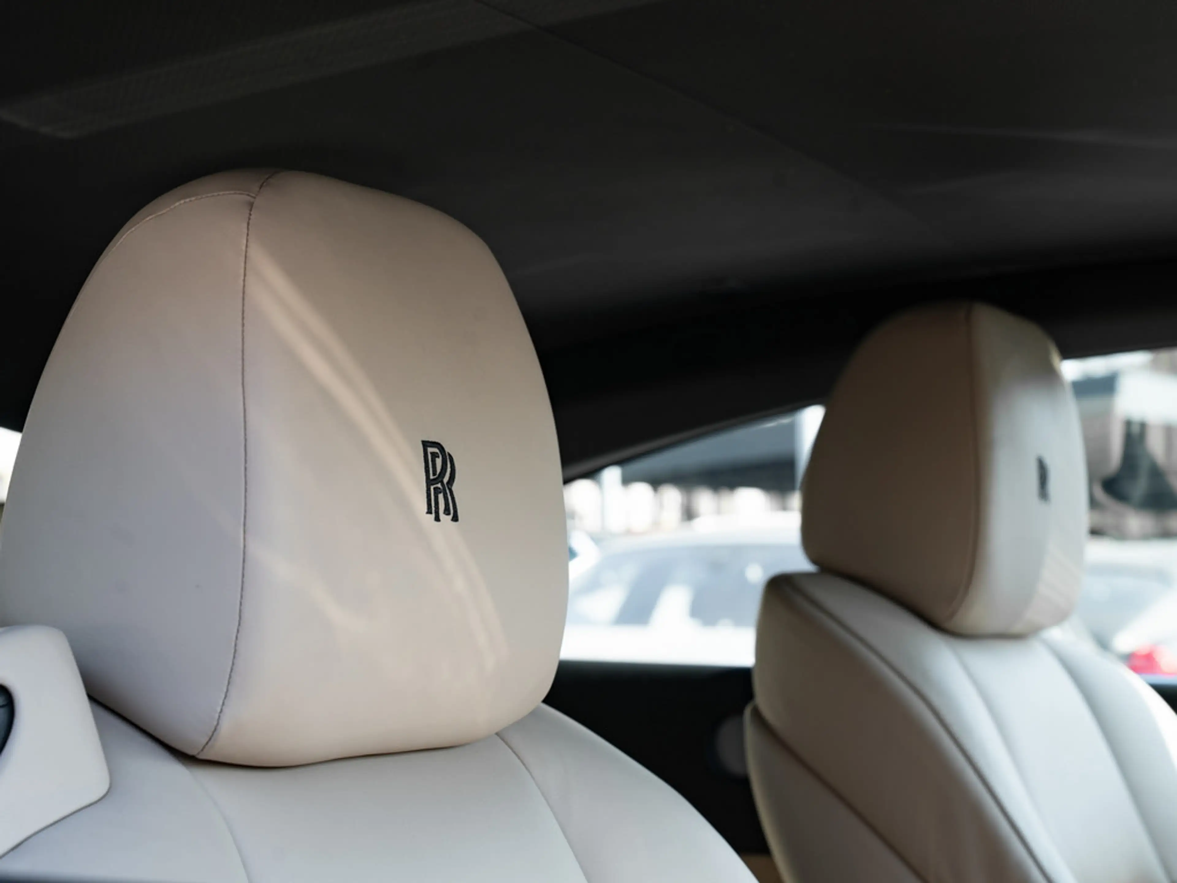 Rolls-Royce Wraith — photo 12