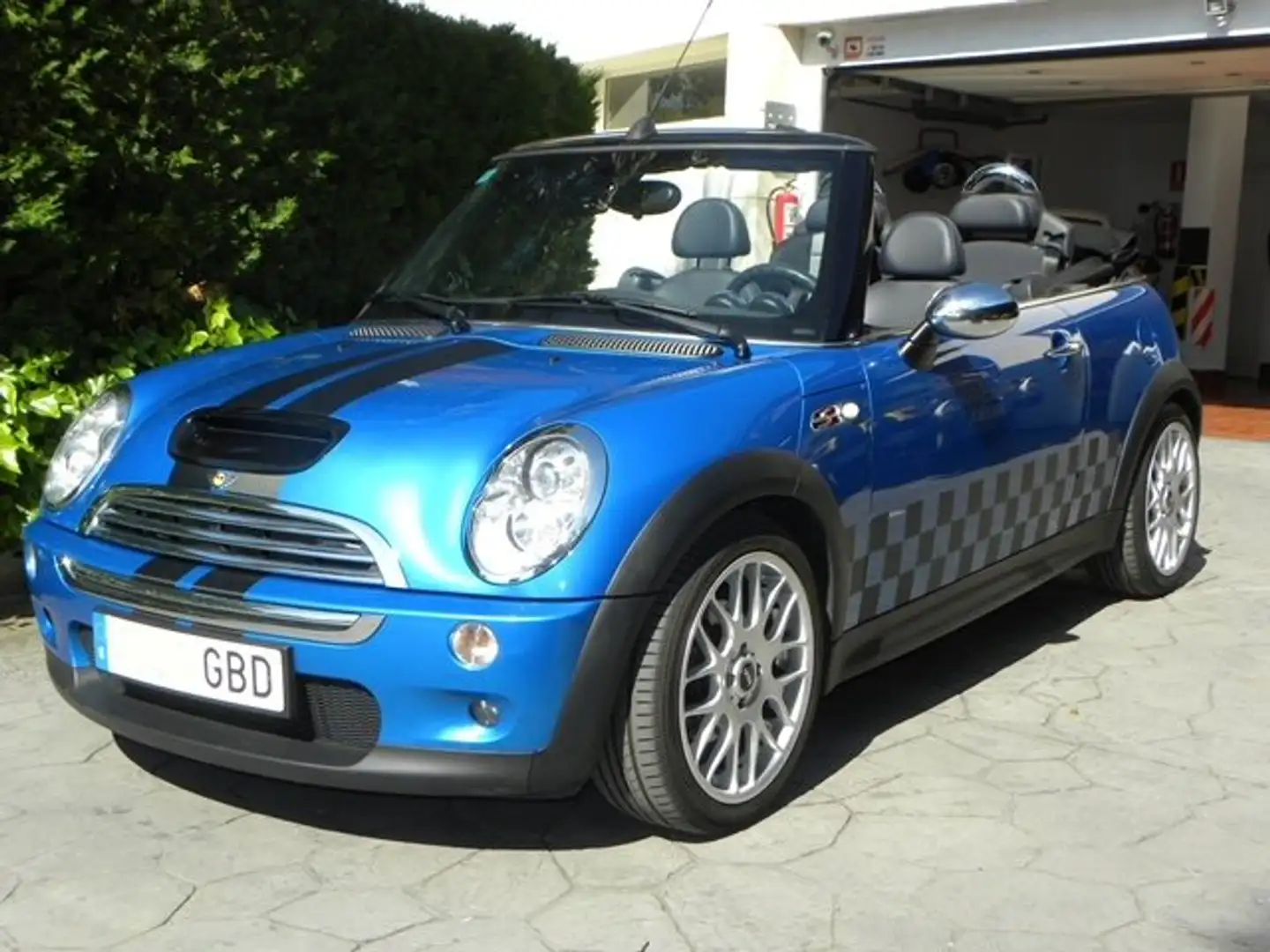 MINI Cooper S Cabrio Blue - 1