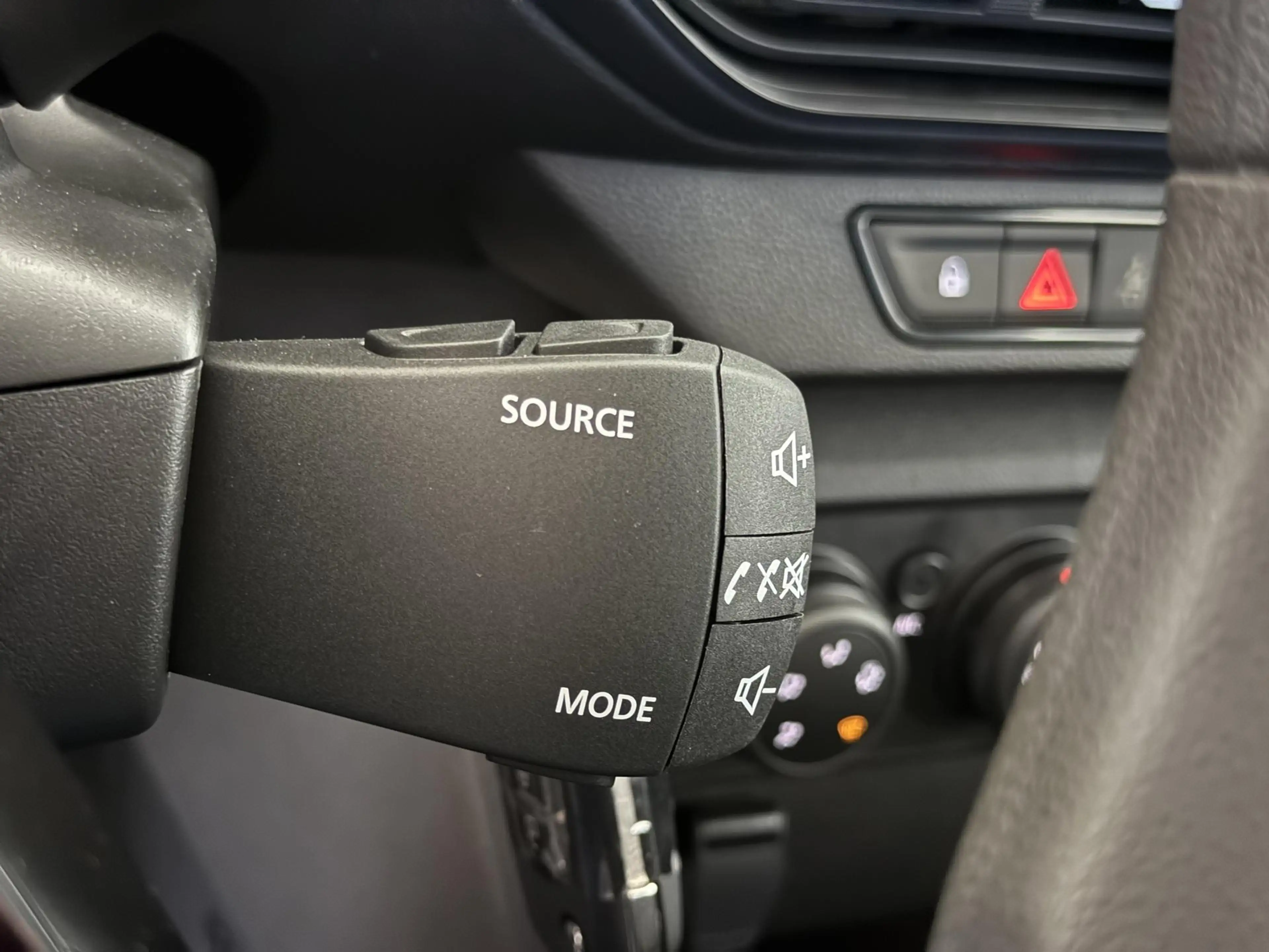 Dacia Jogger 1.2 ECO-G 120 90 KW Benzin / LPG, 7-Sitzer, 6-G... — photo 10