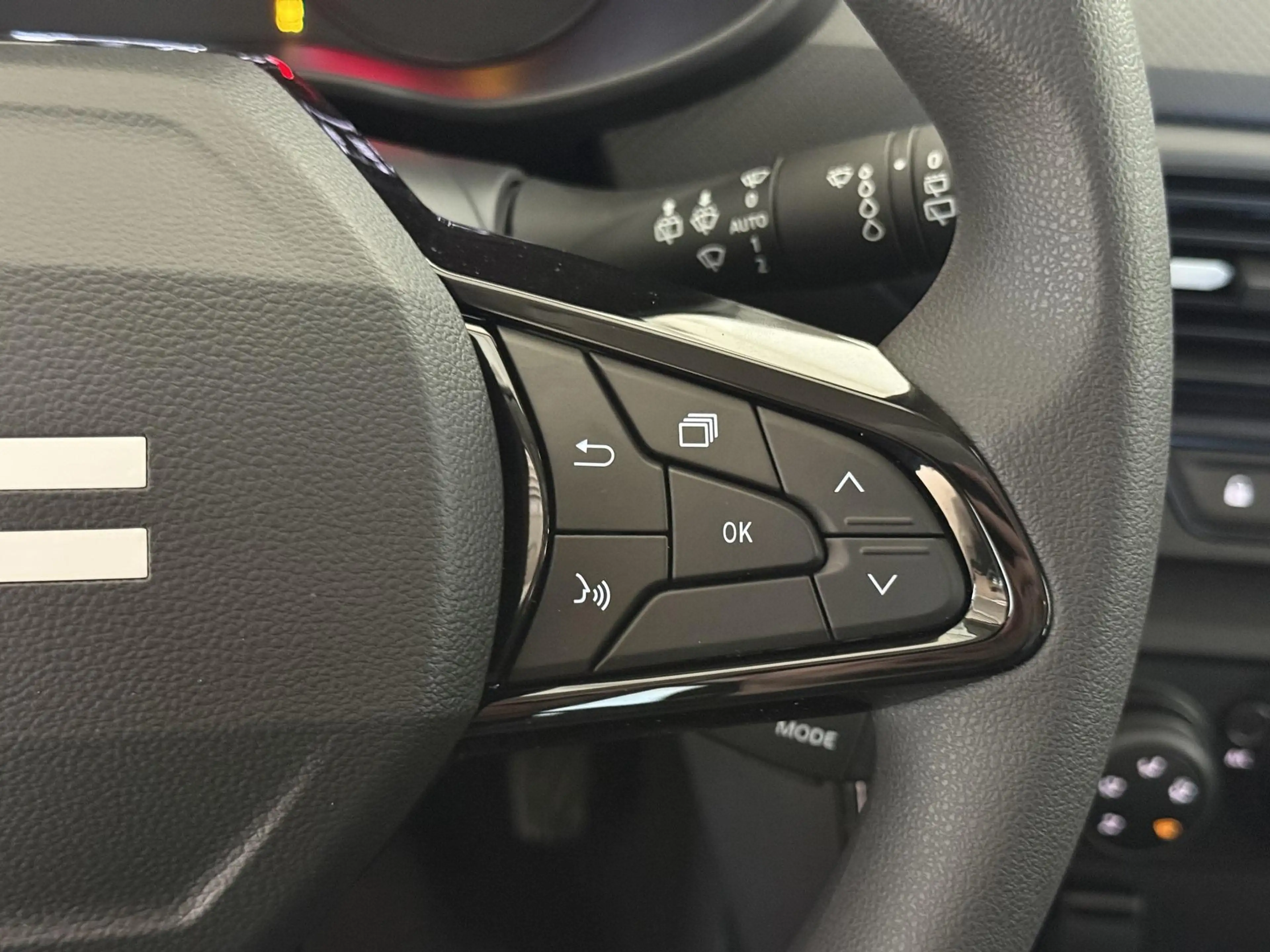Dacia Jogger 1.2 ECO-G 120 90 KW Benzin / LPG, 7-Sitzer, 6-G... — photo 13
